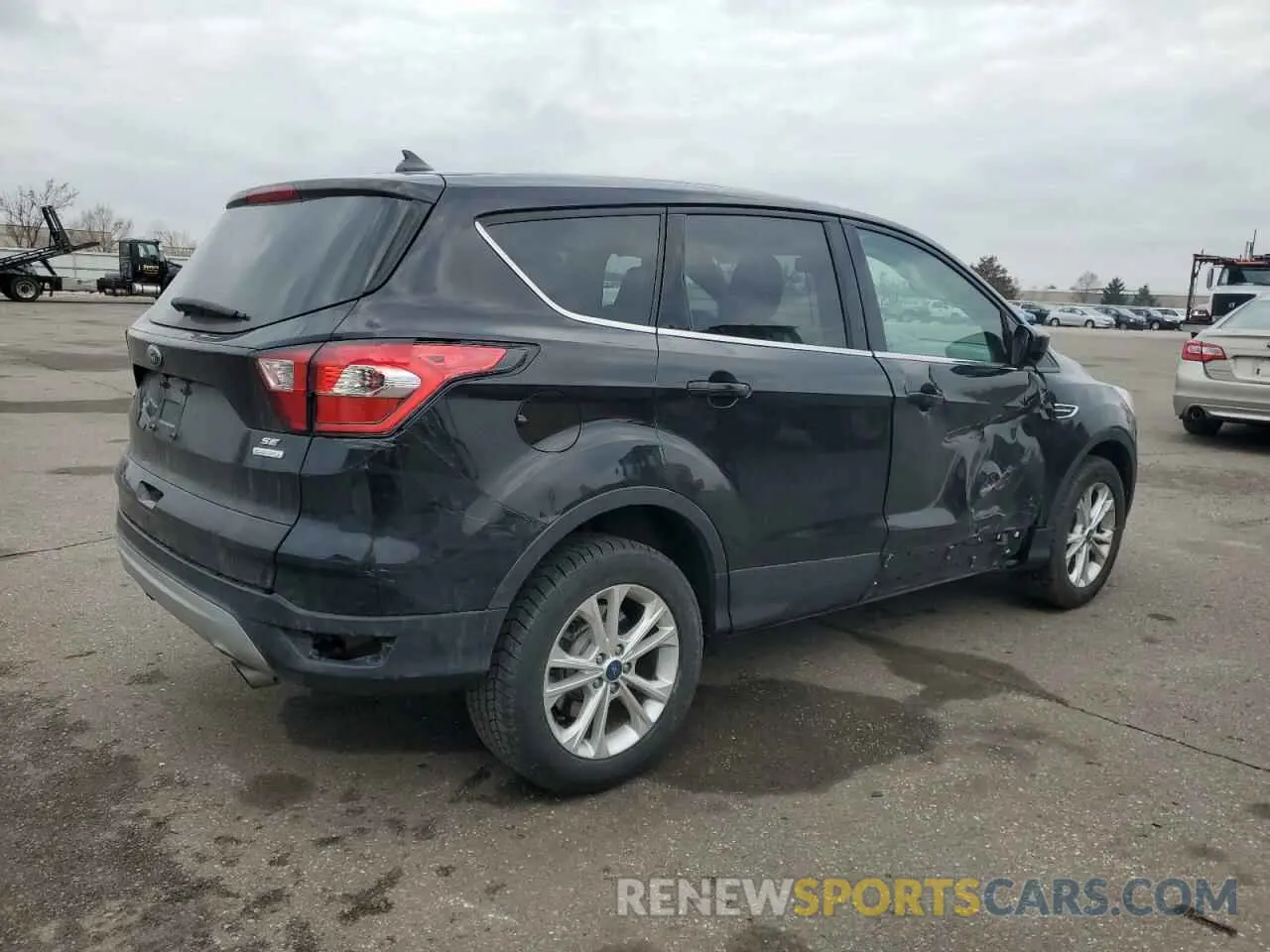 3 fotografías del automóvil dañado 1FMCU0GD7KUA19985 FORD ESCAPE 2019