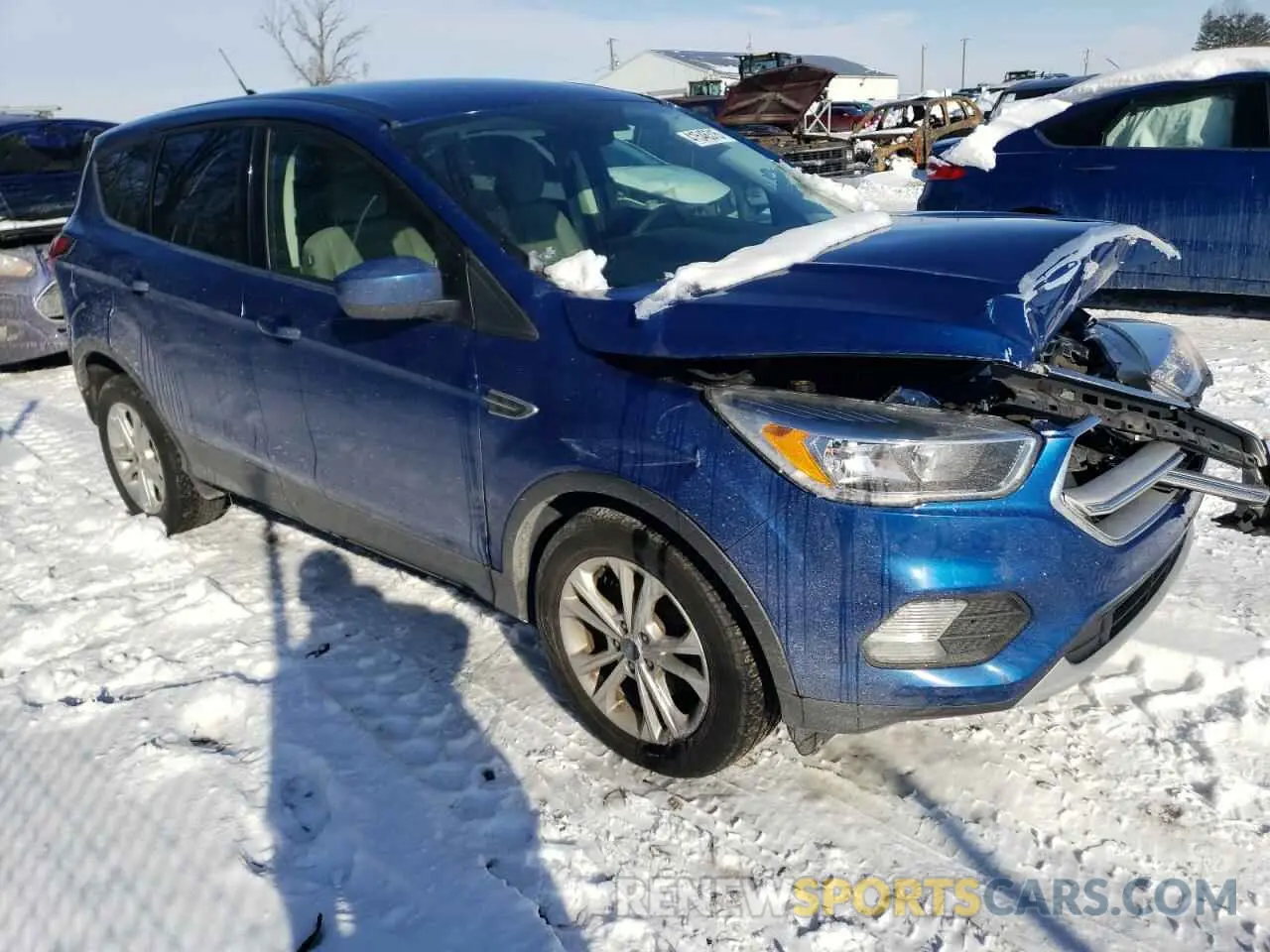 4 fotografías del automóvil dañado 1FMCU0GD7KUA72525 FORD ESCAPE 2019