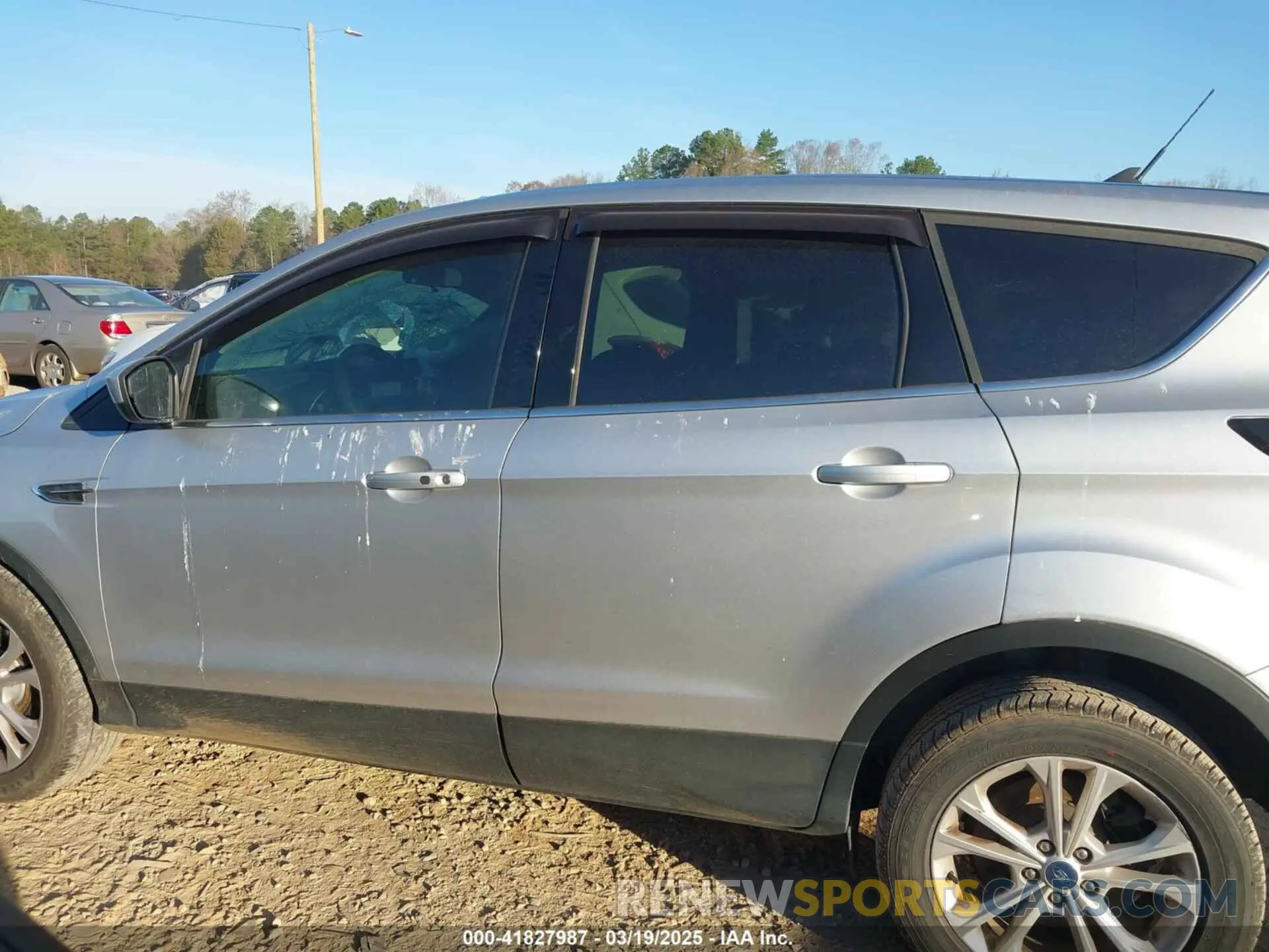 14 fotografías del automóvil dañado 1FMCU0GD7KUB45277 FORD ESCAPE 2019