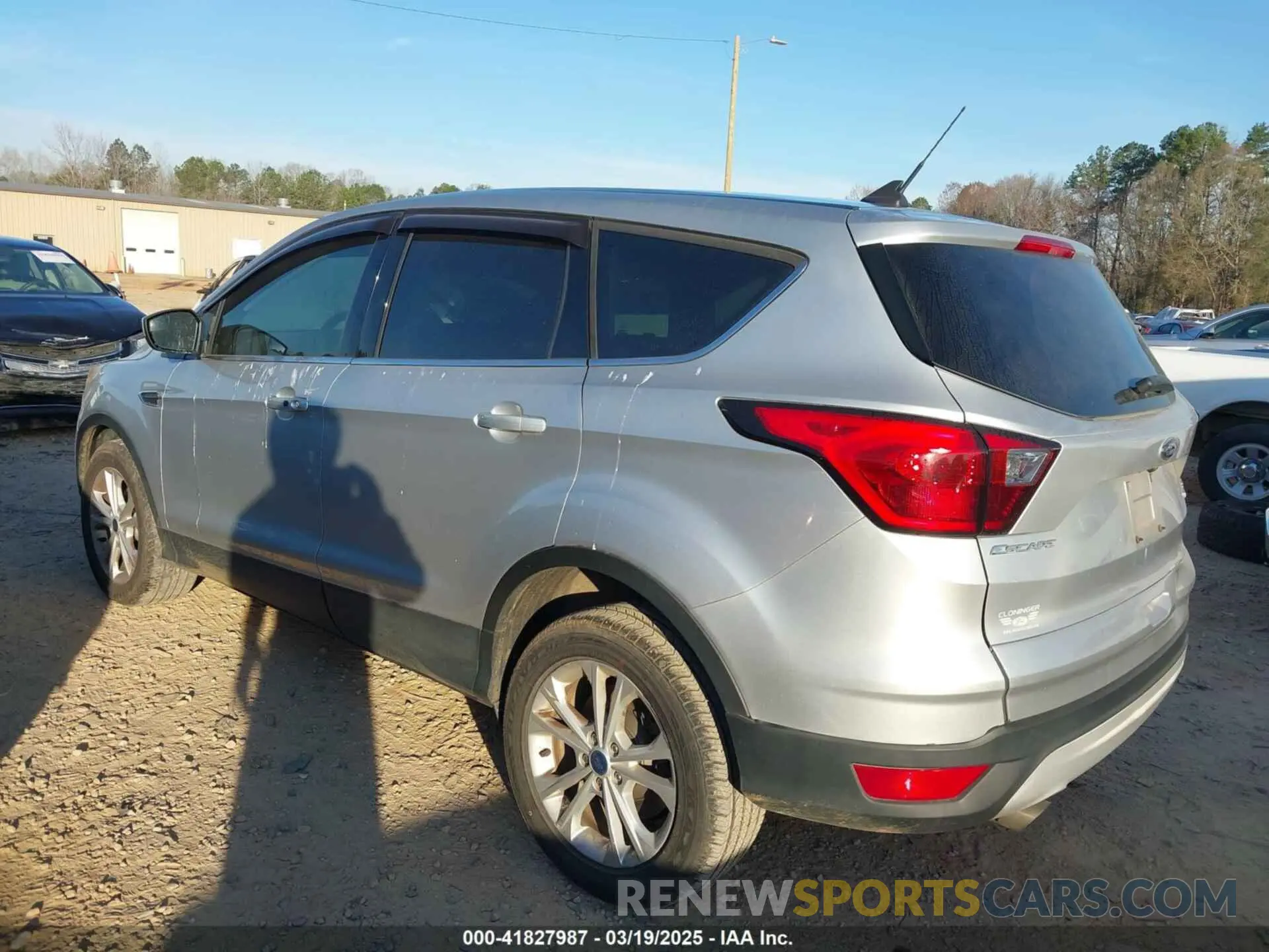 3 fotografías del automóvil dañado 1FMCU0GD7KUB45277 FORD ESCAPE 2019