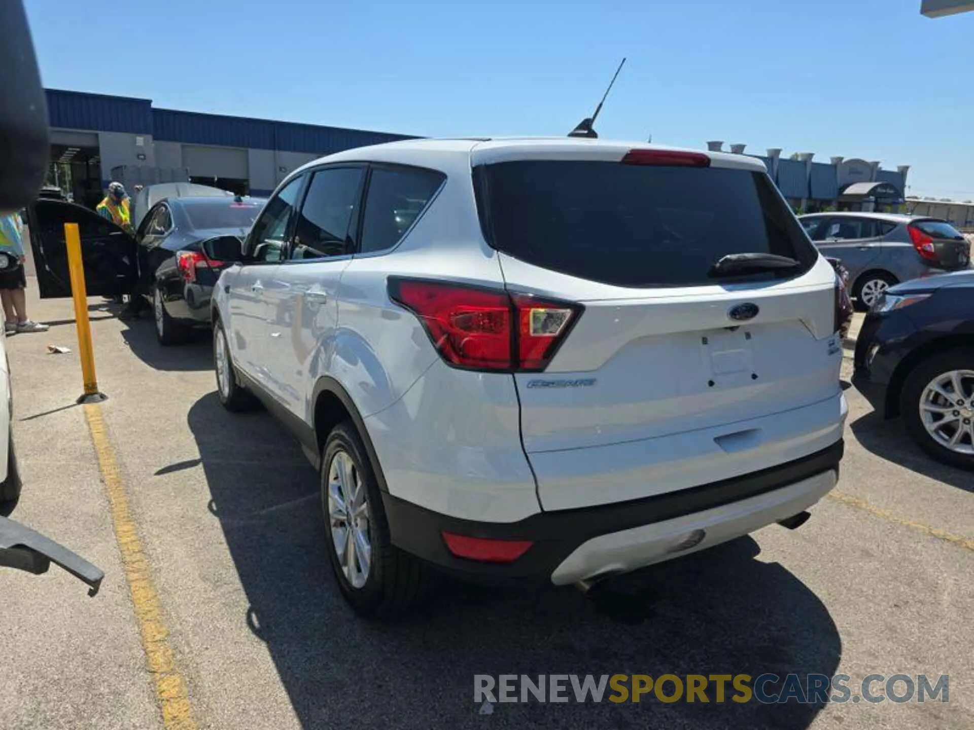 3 fotografías del automóvil dañado 1FMCU0GD7KUB65142 FORD ESCAPE 2019