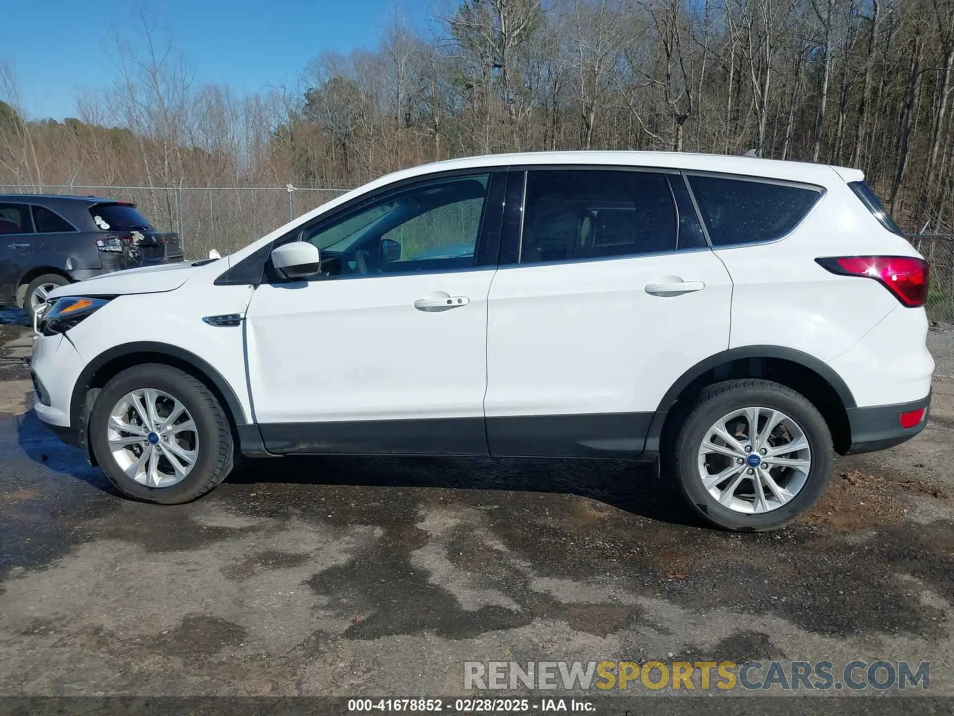 14 fotografías del automóvil dañado 1FMCU0GD8KUA12544 FORD ESCAPE 2019