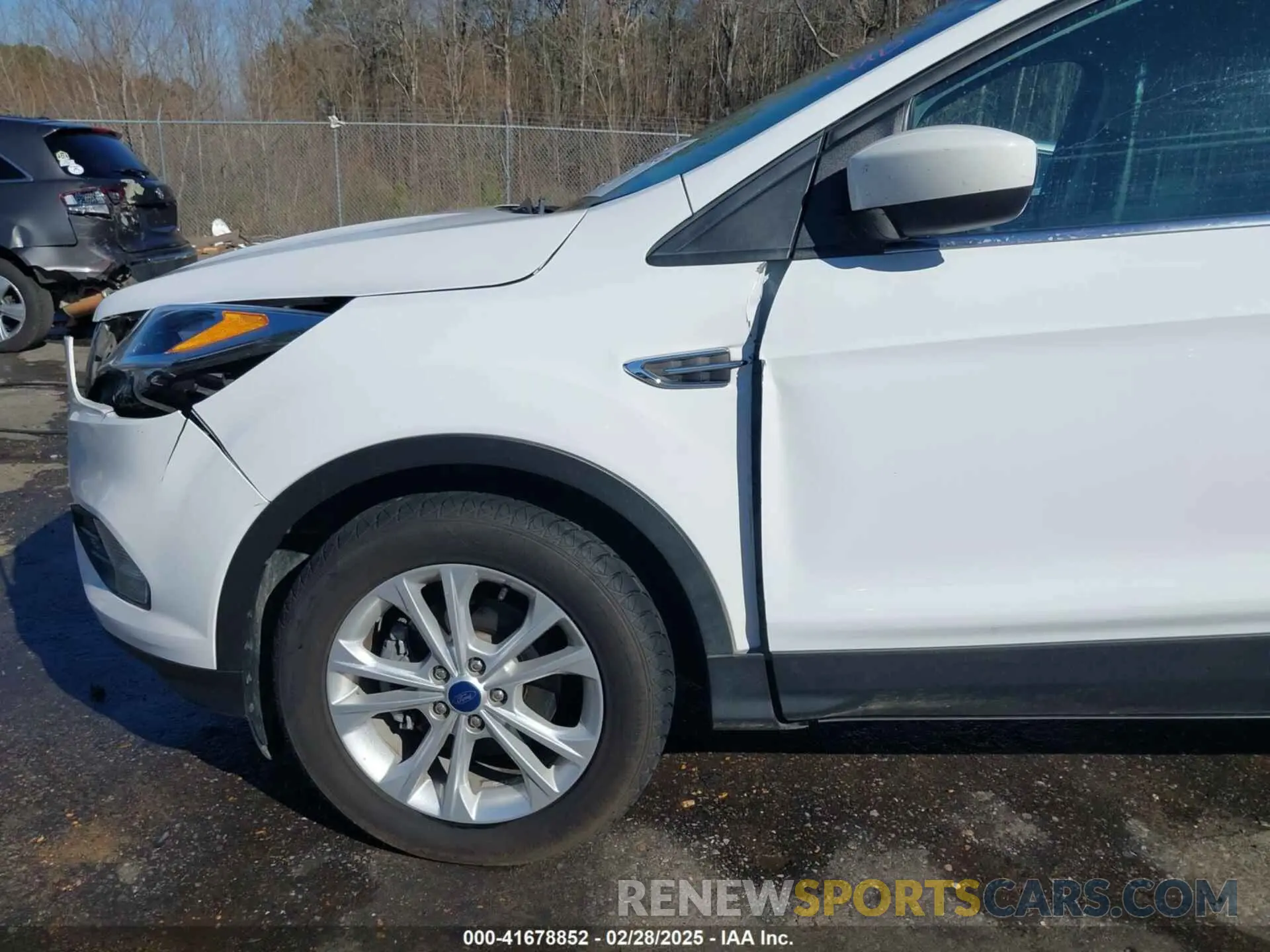 17 fotografías del automóvil dañado 1FMCU0GD8KUA12544 FORD ESCAPE 2019