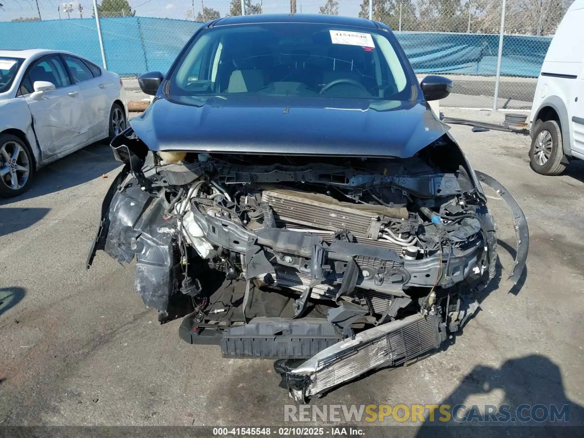 13 fotografías del automóvil dañado 1FMCU0GD8KUB04754 FORD ESCAPE 2019