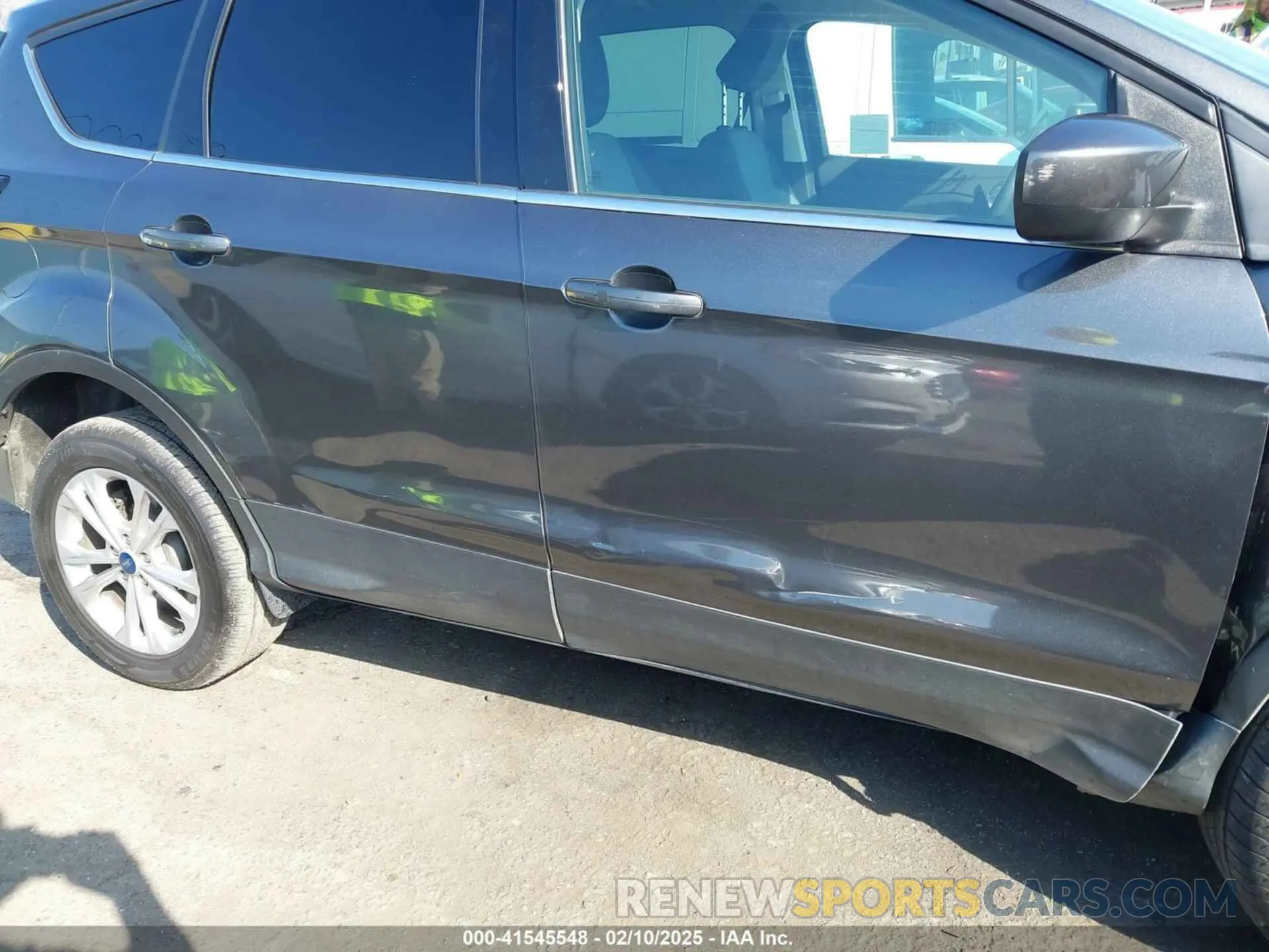 19 fotografías del automóvil dañado 1FMCU0GD8KUB04754 FORD ESCAPE 2019