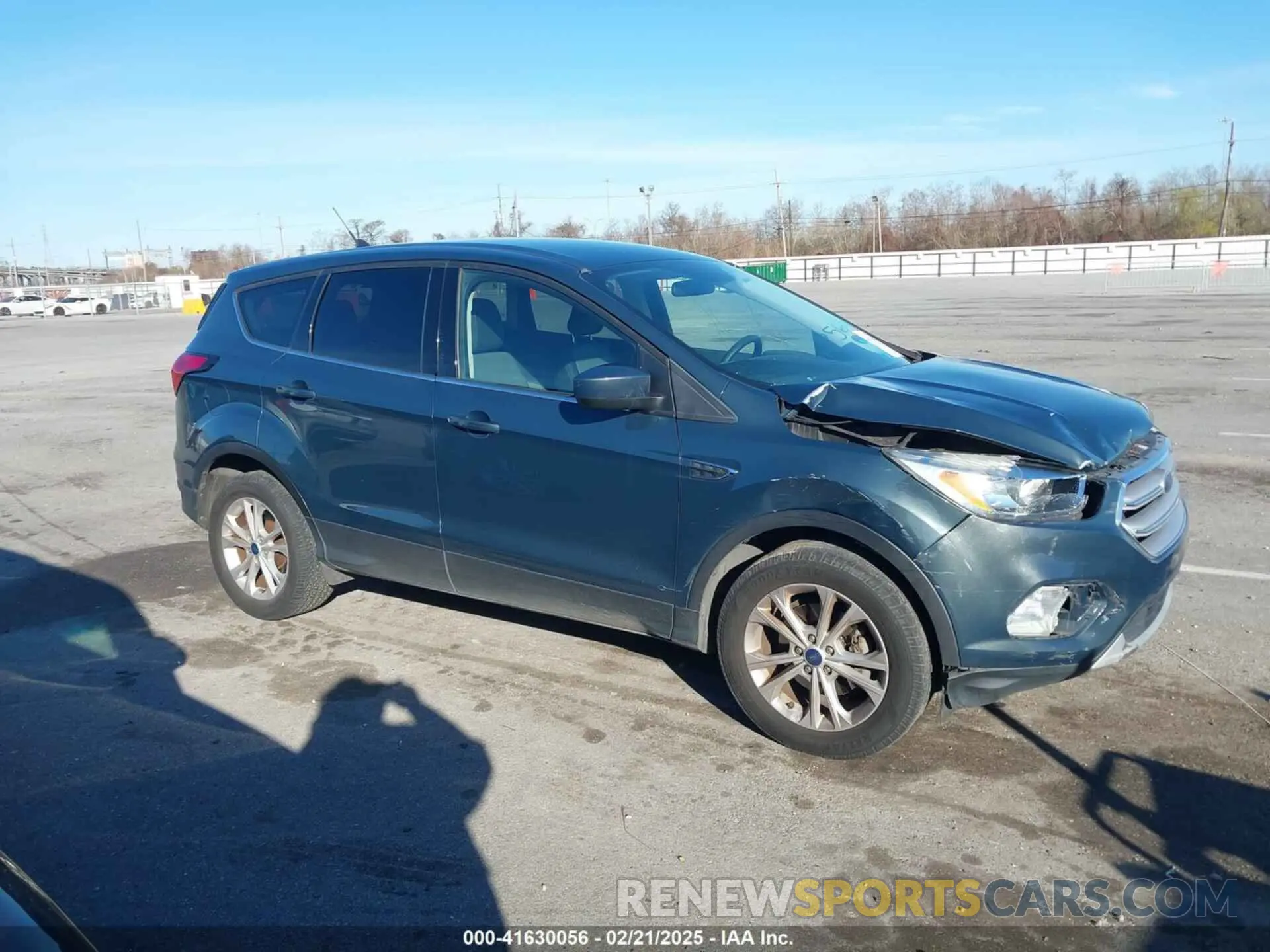 13 fotografías del automóvil dañado 1FMCU0GD8KUB08979 FORD ESCAPE 2019