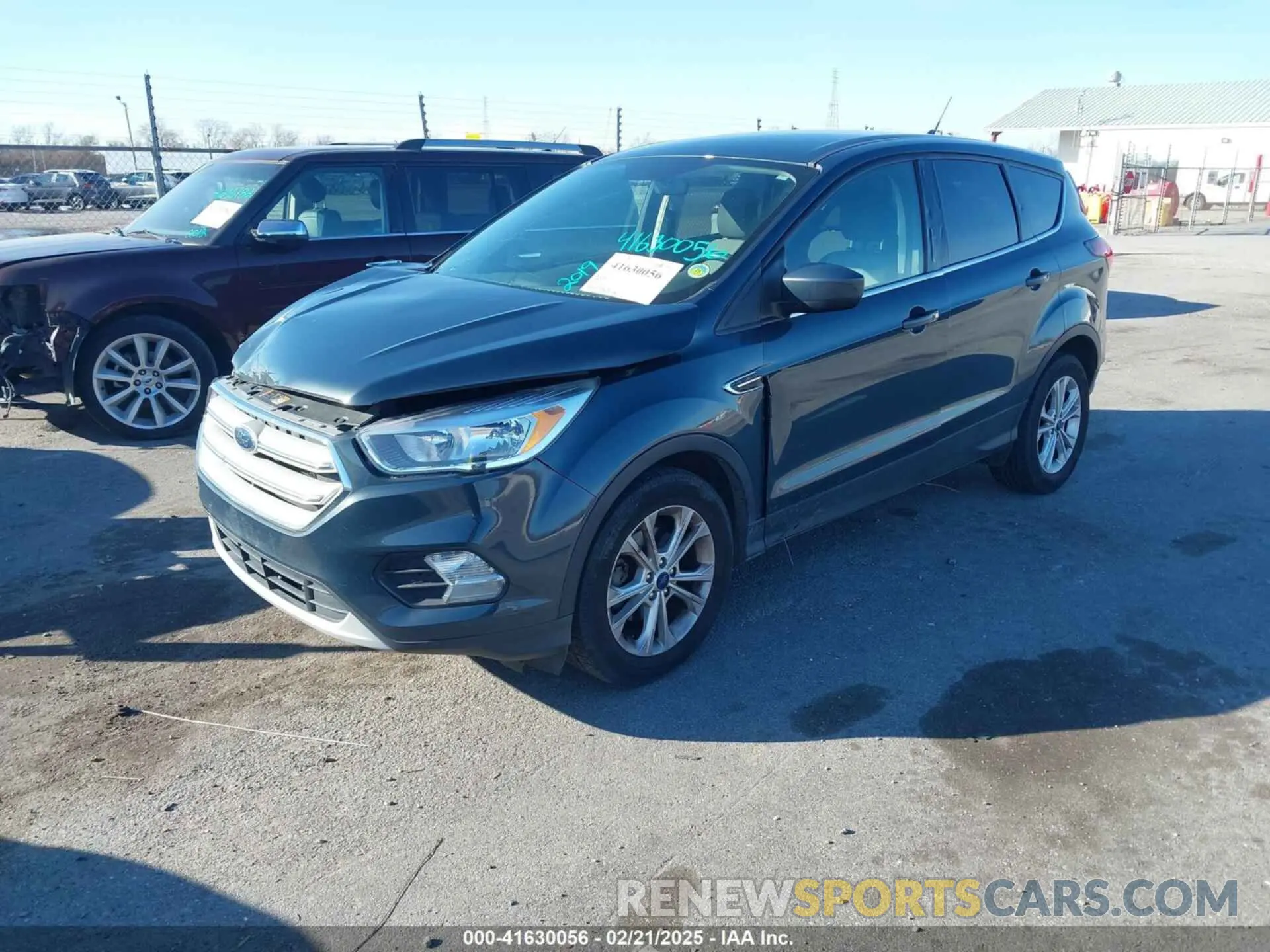2 fotografías del automóvil dañado 1FMCU0GD8KUB08979 FORD ESCAPE 2019