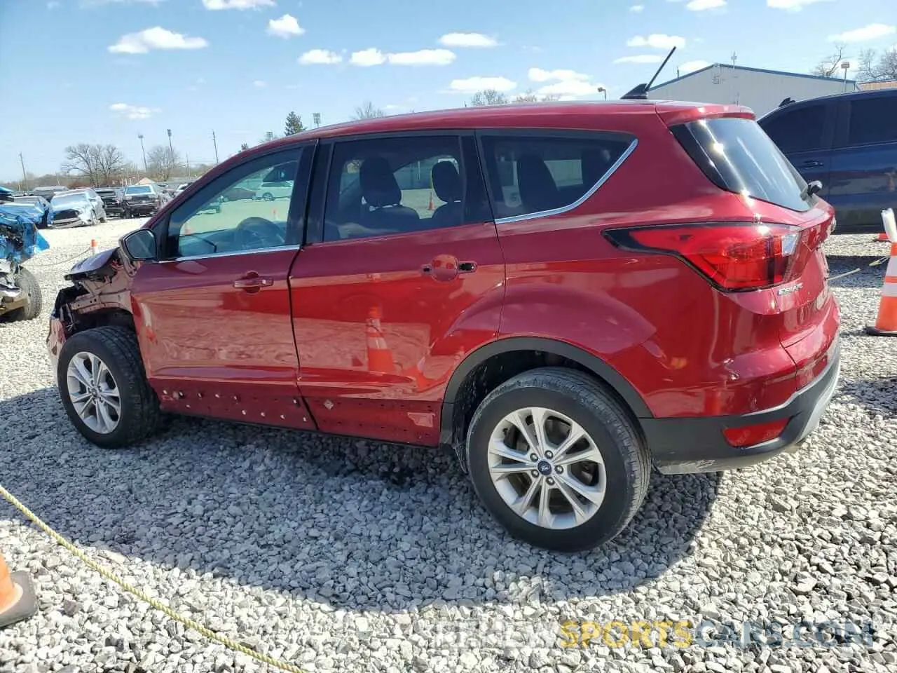 2 fotografías del automóvil dañado 1FMCU0GD8KUC09648 FORD ESCAPE 2019