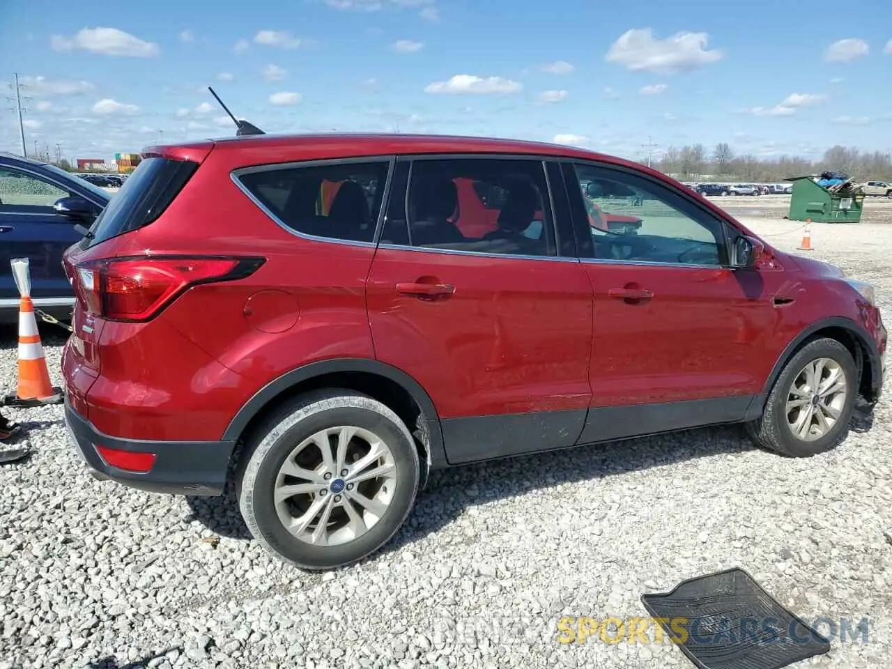 3 fotografías del automóvil dañado 1FMCU0GD8KUC09648 FORD ESCAPE 2019