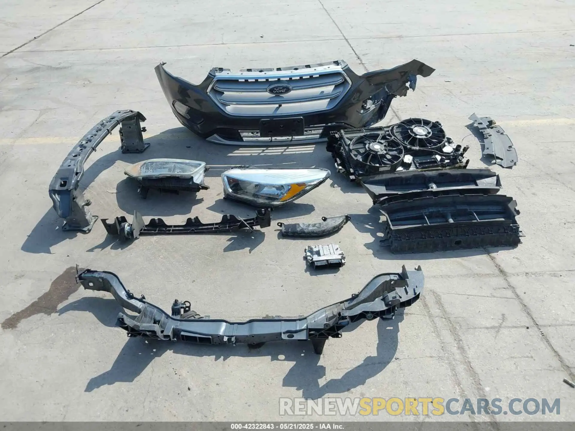 12 fotografías del automóvil dañado 1FMCU0GD8KUC52290 FORD ESCAPE 2019