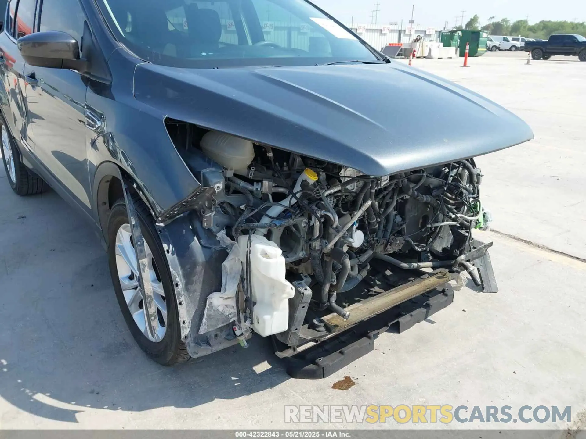 18 fotografías del automóvil dañado 1FMCU0GD8KUC52290 FORD ESCAPE 2019