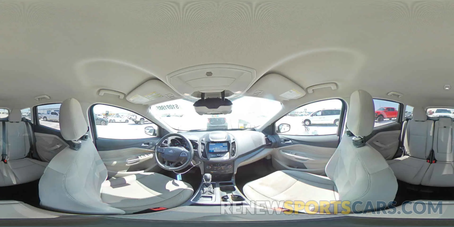 15 fotografías del automóvil dañado 1FMCU0GD9KUA17459 FORD ESCAPE 2019