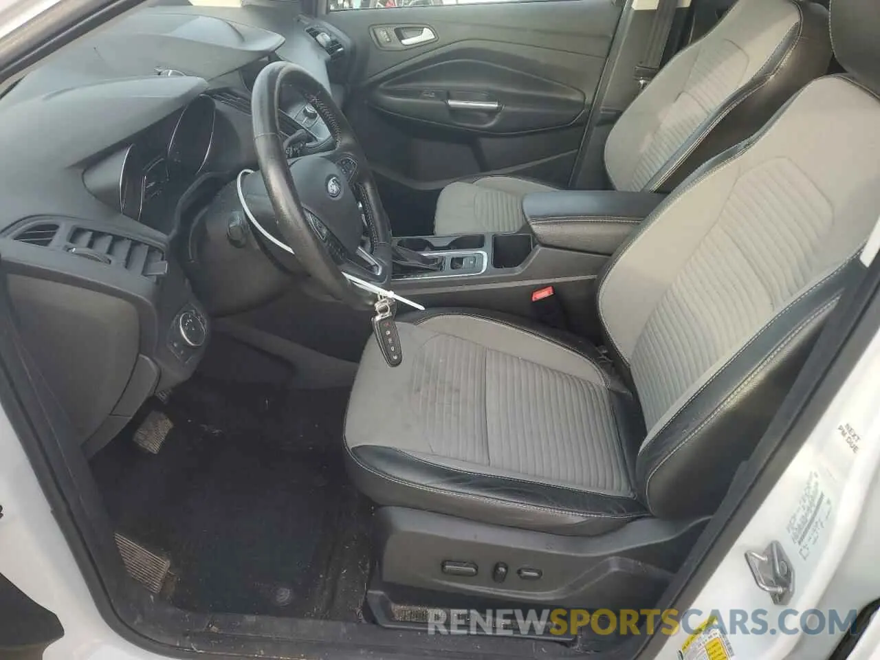 7 fotografías del automóvil dañado 1FMCU0GD9KUB29680 FORD ESCAPE 2019