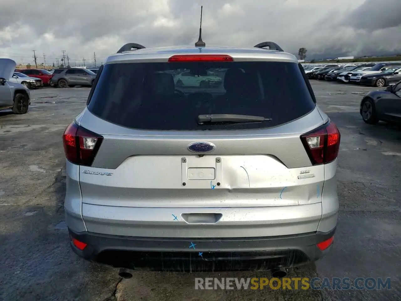 6 fotografías del automóvil dañado 1FMCU0GD9KUB61786 FORD ESCAPE 2019