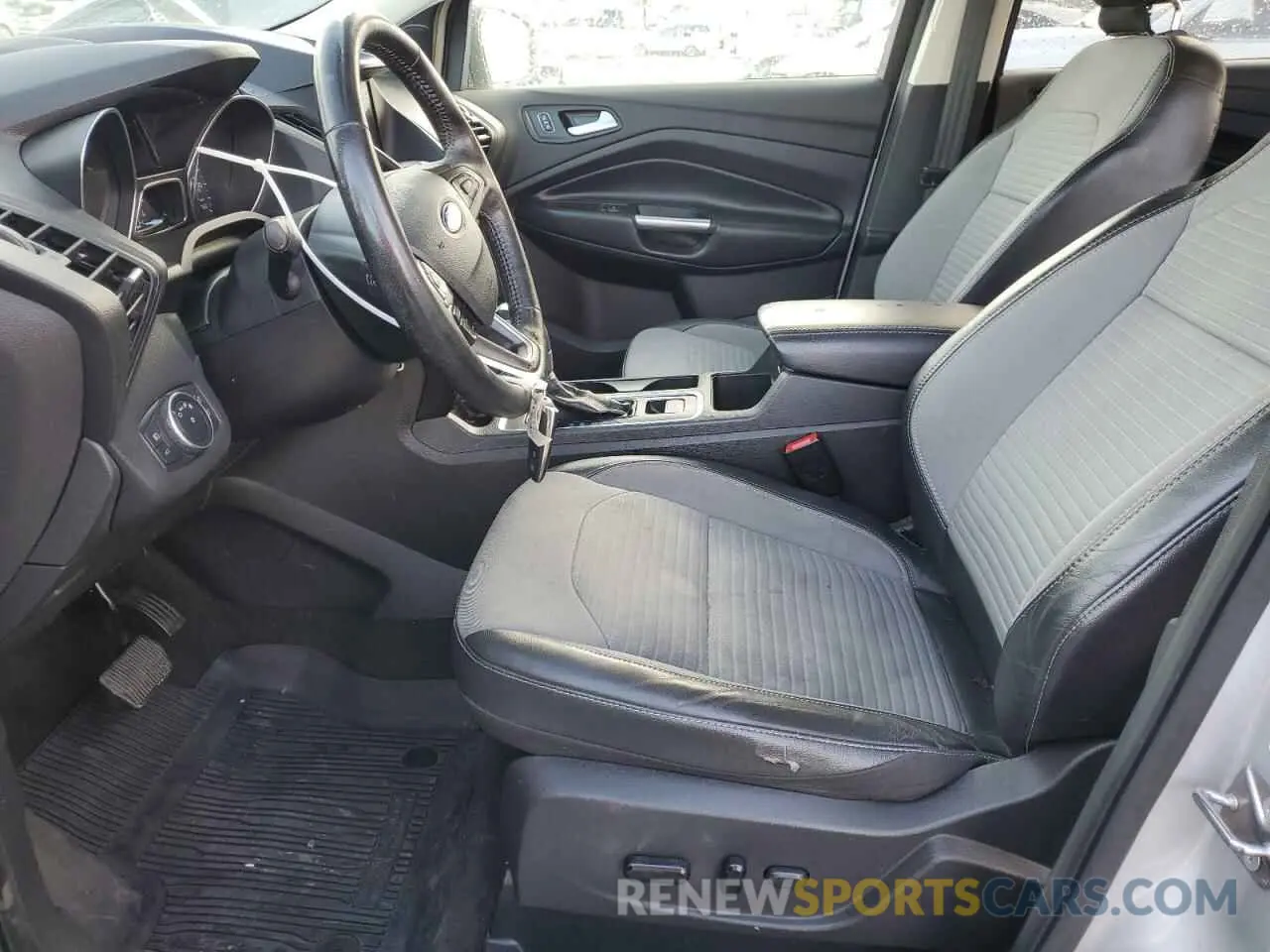 7 fotografías del automóvil dañado 1FMCU0GD9KUB61786 FORD ESCAPE 2019