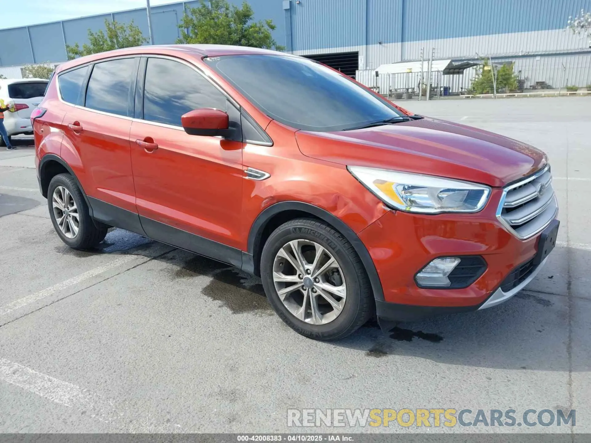 1 fotografías del automóvil dañado 1FMCU0GD9KUB82007 FORD ESCAPE 2019