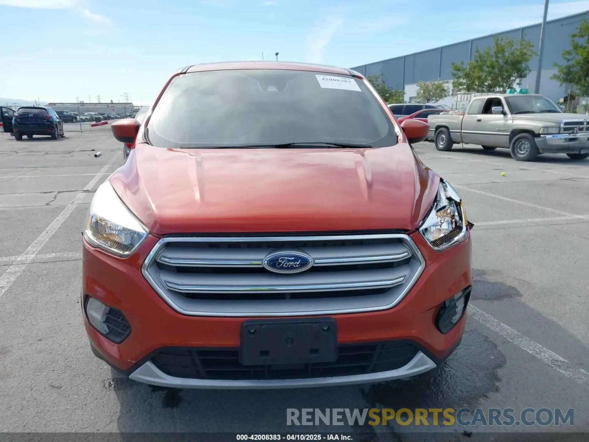 12 fotografías del automóvil dañado 1FMCU0GD9KUB82007 FORD ESCAPE 2019