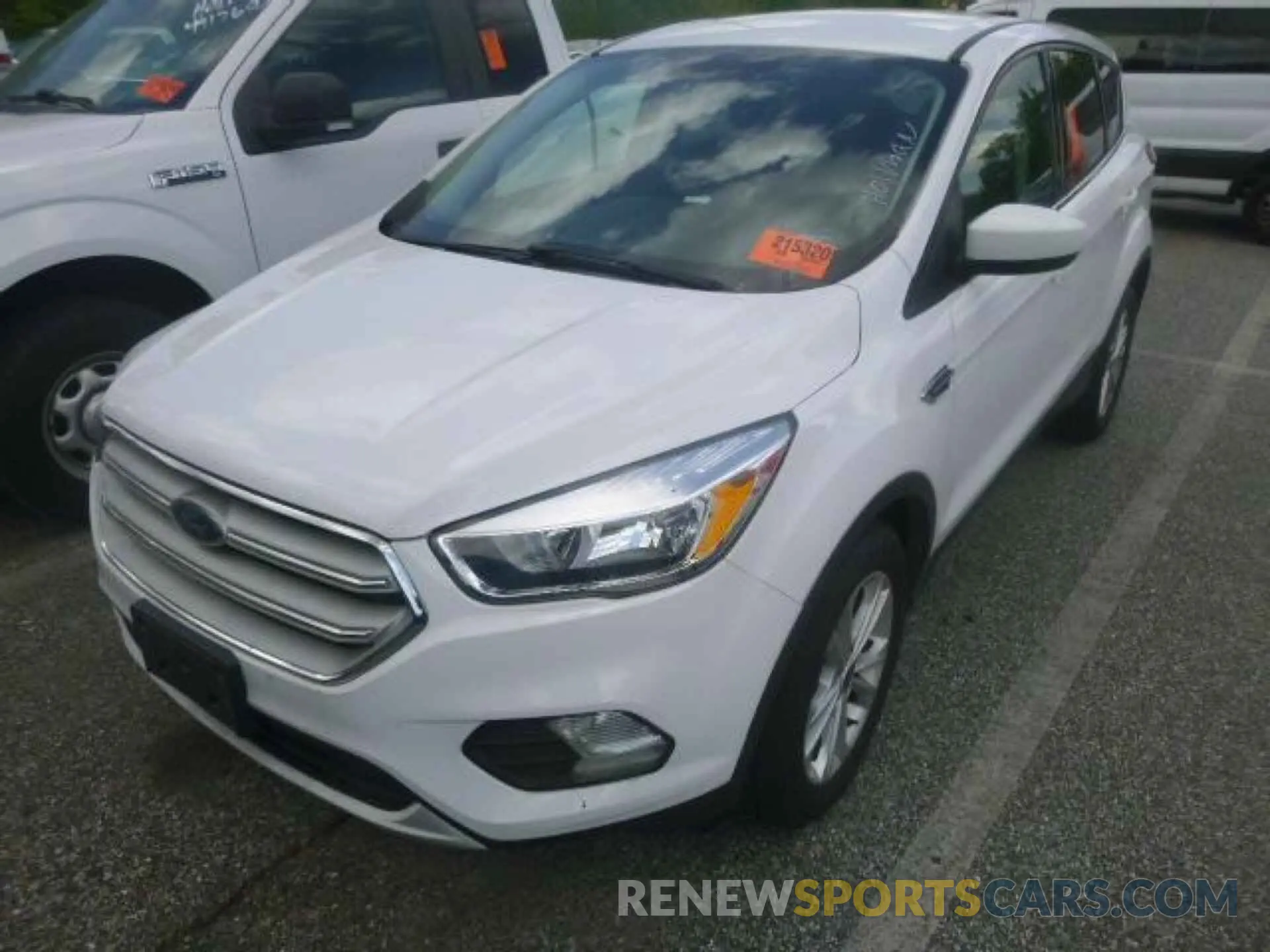 13 fotografías del automóvil dañado 1FMCU0GD9KUB82377 FORD ESCAPE 2019
