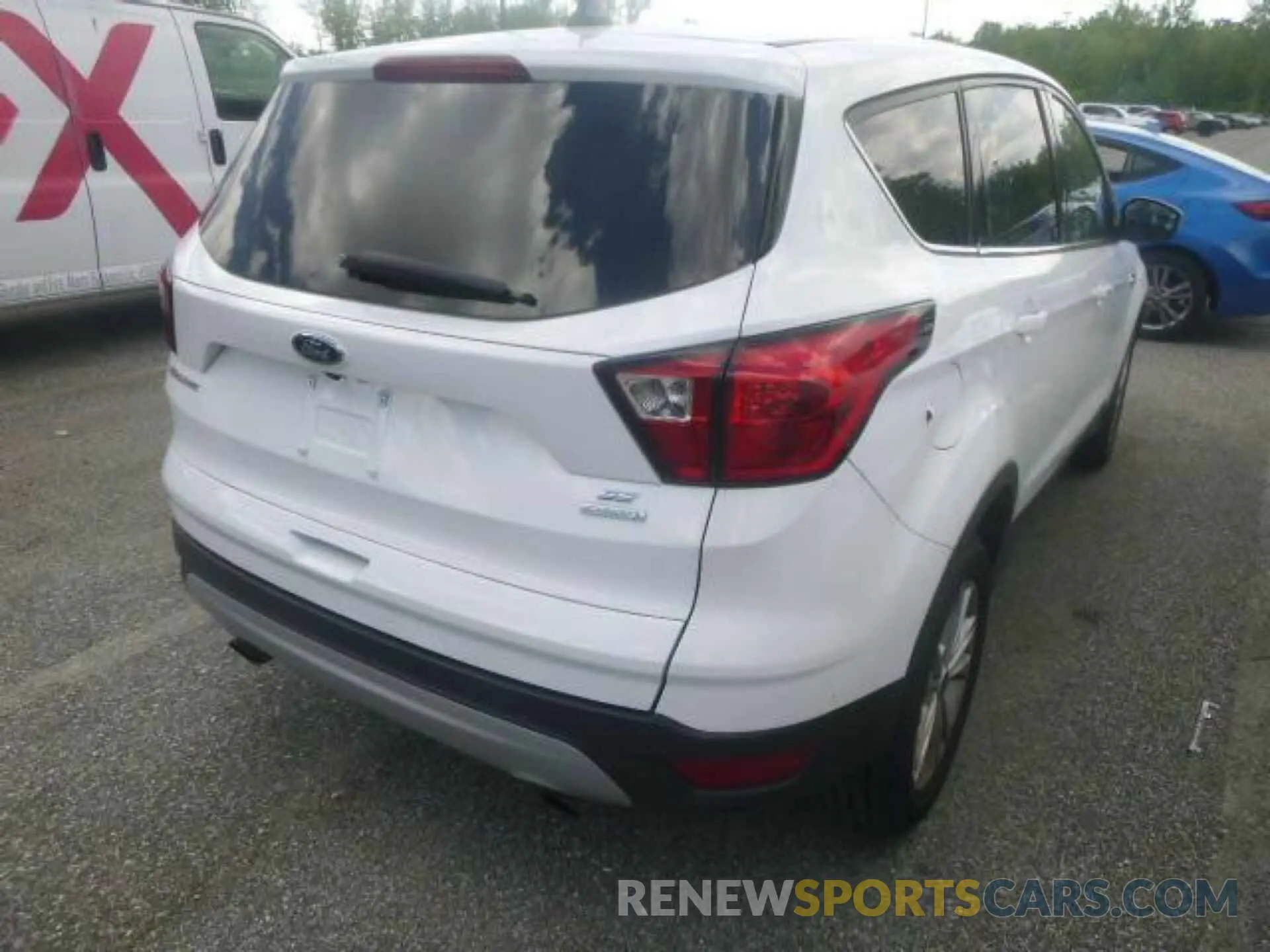 15 fotografías del automóvil dañado 1FMCU0GD9KUB82377 FORD ESCAPE 2019