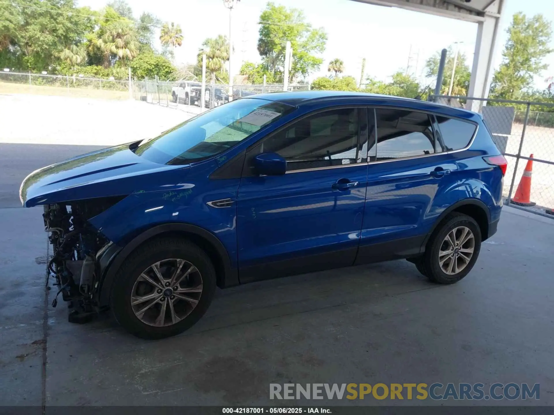 15 fotografías del automóvil dañado 1FMCU0GD9KUB84873 FORD ESCAPE 2019