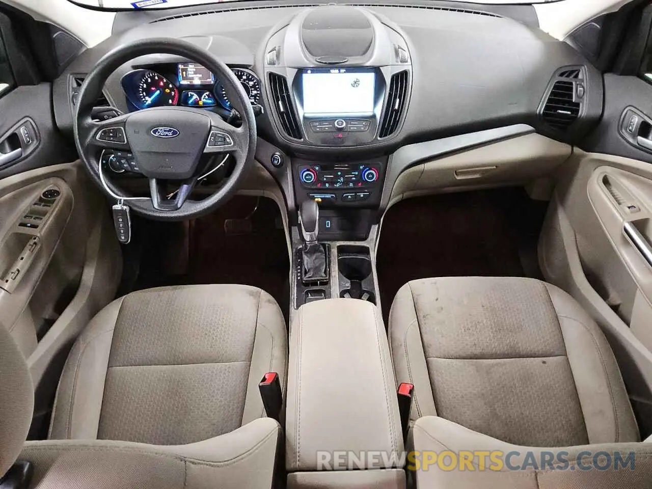 8 fotografías del automóvil dañado 1FMCU0GD9KUC52704 FORD ESCAPE 2019