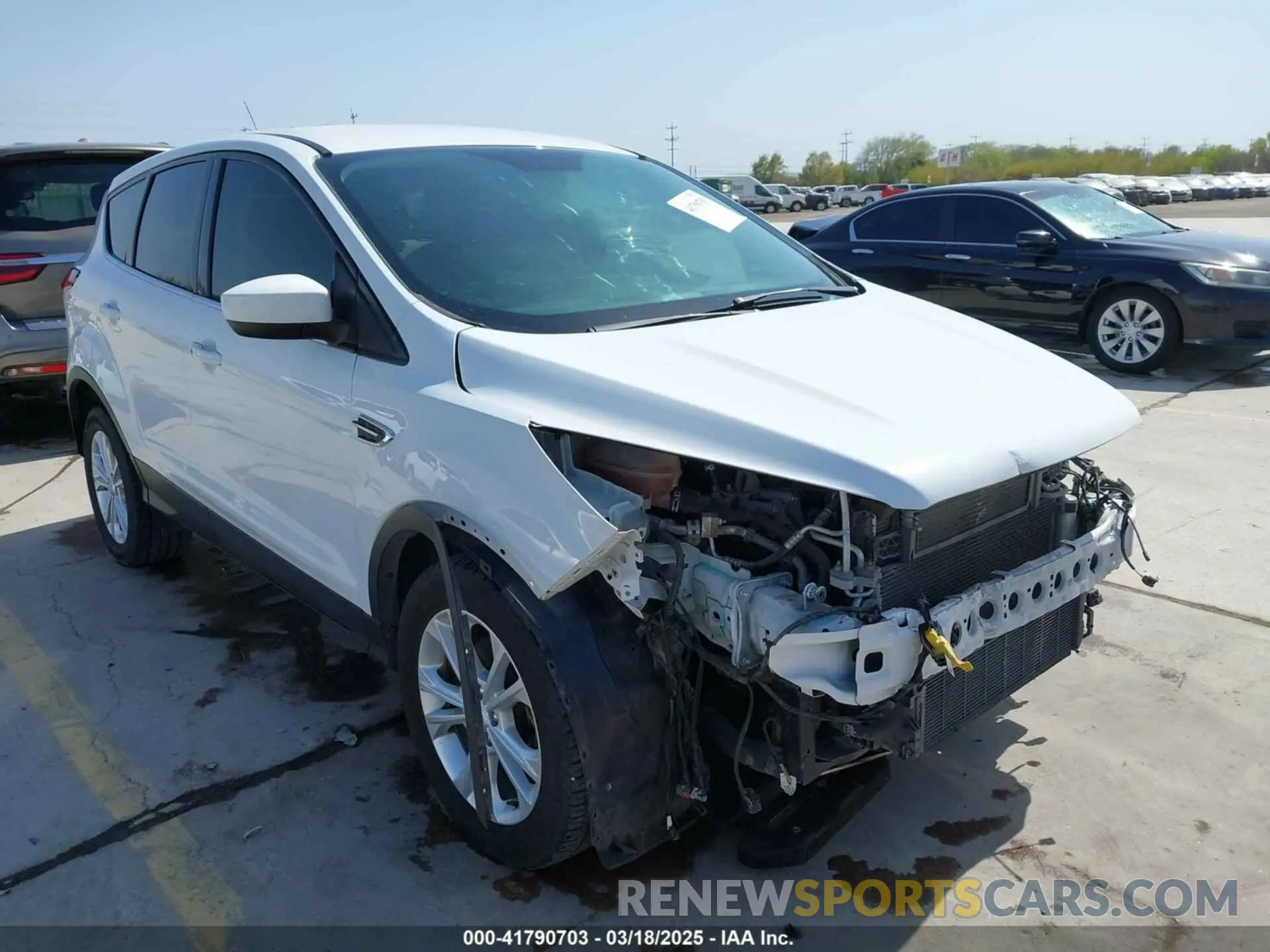 1 fotografías del automóvil dañado 1FMCU0GDXKUA53726 FORD ESCAPE 2019