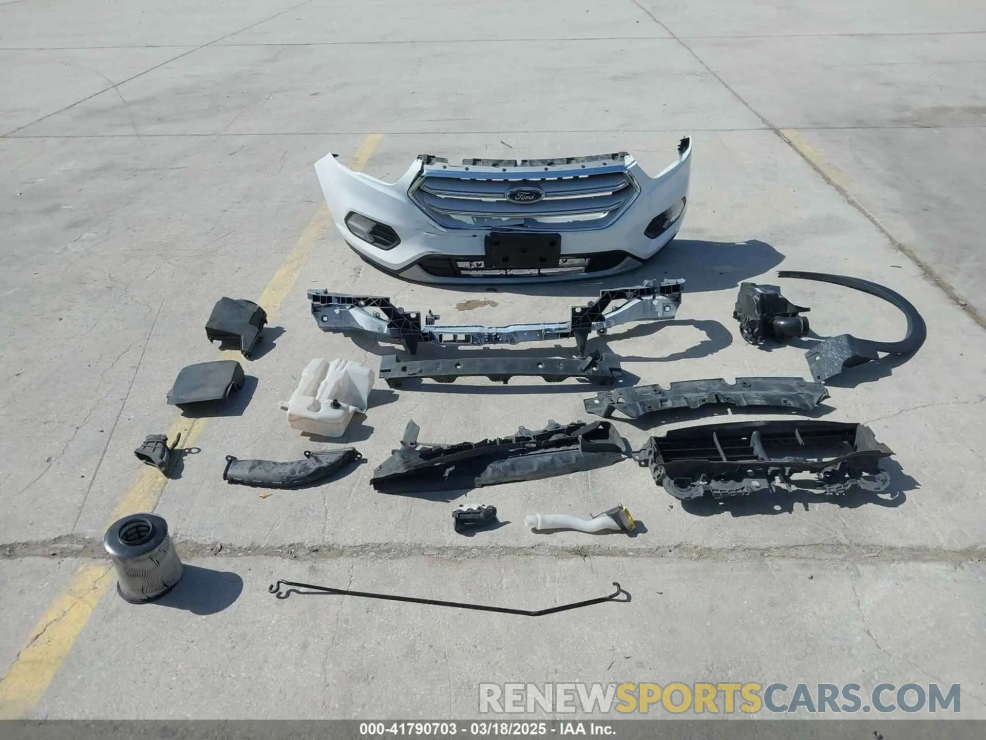 12 fotografías del automóvil dañado 1FMCU0GDXKUA53726 FORD ESCAPE 2019