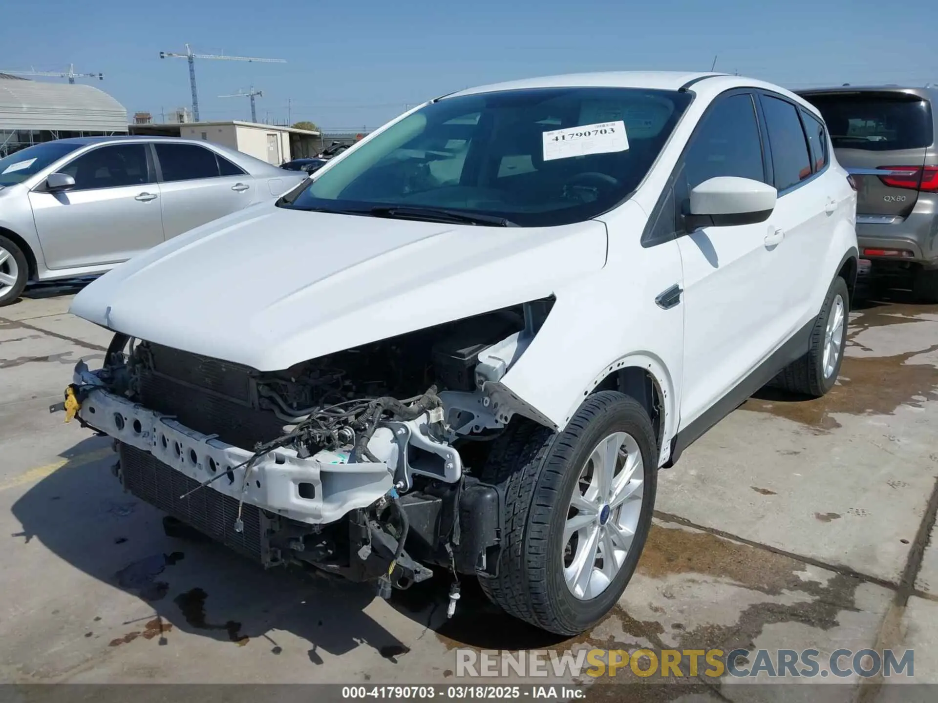 2 fotografías del automóvil dañado 1FMCU0GDXKUA53726 FORD ESCAPE 2019