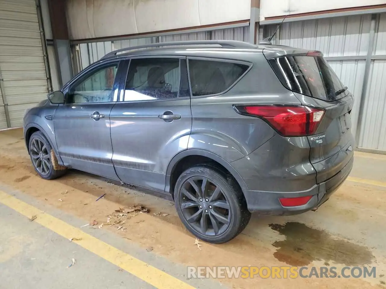 2 fotografías del automóvil dañado 1FMCU0GDXKUA64466 FORD ESCAPE 2019