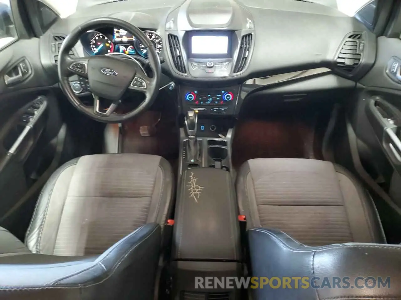 8 fotografías del automóvil dañado 1FMCU0GDXKUA64466 FORD ESCAPE 2019