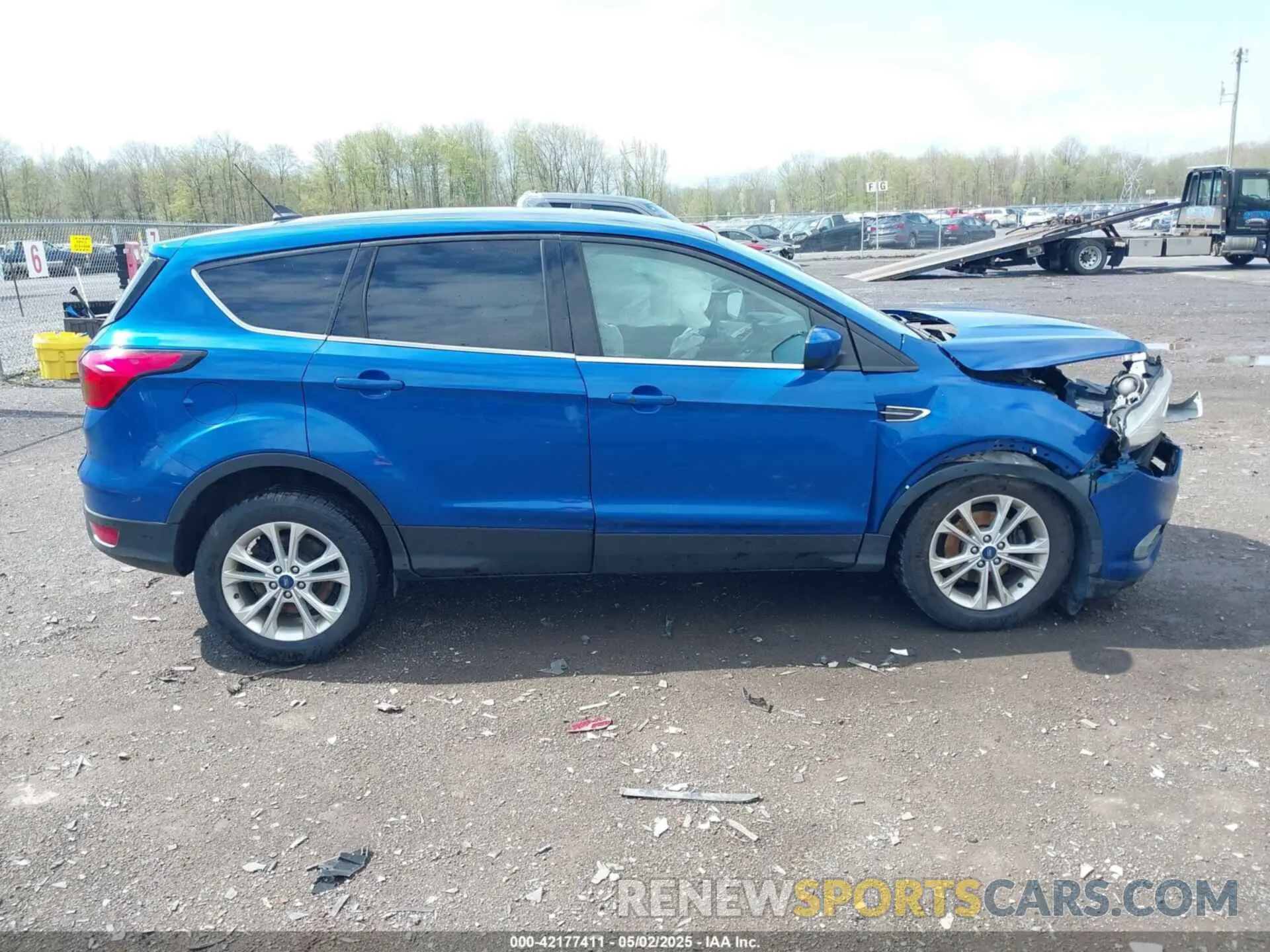 13 fotografías del automóvil dañado 1FMCU0GDXKUB81786 FORD ESCAPE 2019