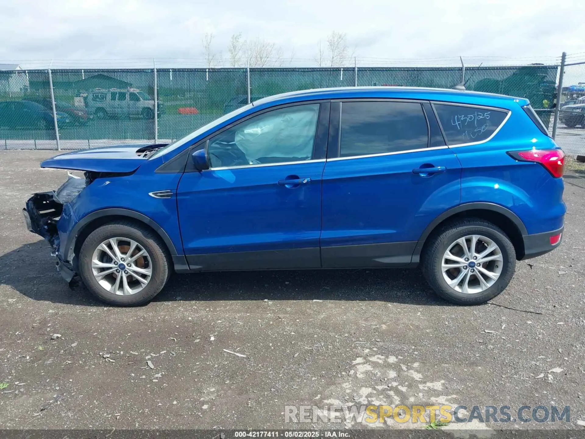 14 fotografías del automóvil dañado 1FMCU0GDXKUB81786 FORD ESCAPE 2019