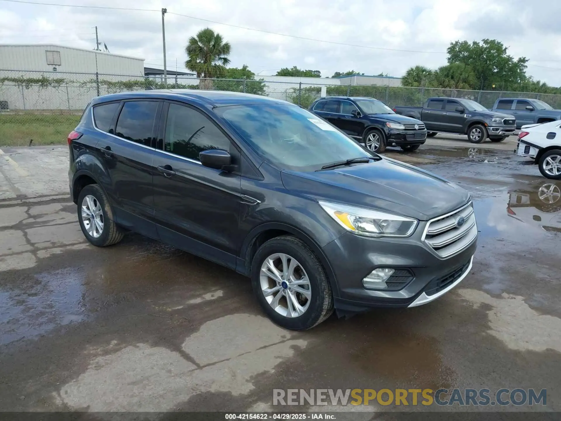 1 fotografías del automóvil dañado 1FMCU0GDXKUB95350 FORD ESCAPE 2019