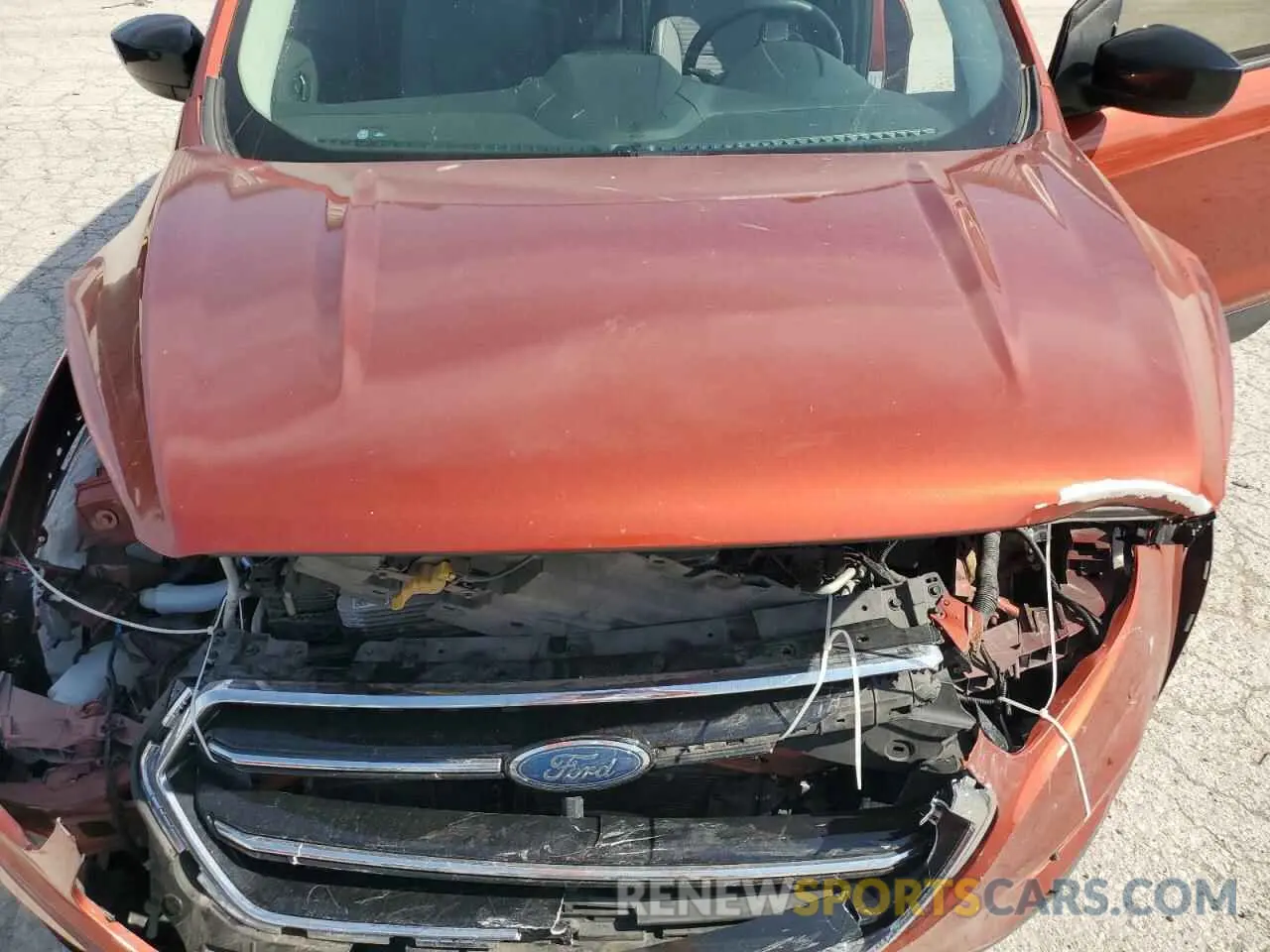 11 fotografías del automóvil dañado 1FMCU0GDXKUC52985 FORD ESCAPE 2019
