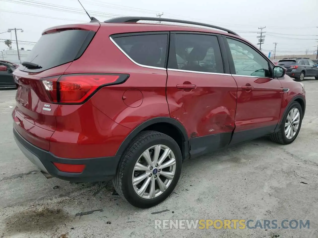 3 fotografías del automóvil dañado 1FMCU0HD0KUA20152 FORD ESCAPE 2019