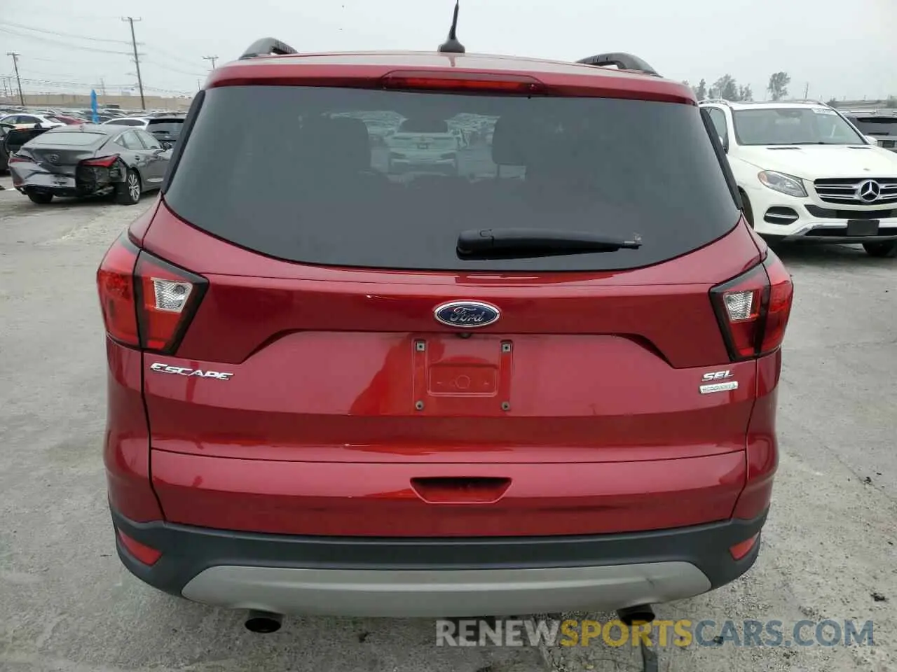 6 fotografías del automóvil dañado 1FMCU0HD0KUA20152 FORD ESCAPE 2019