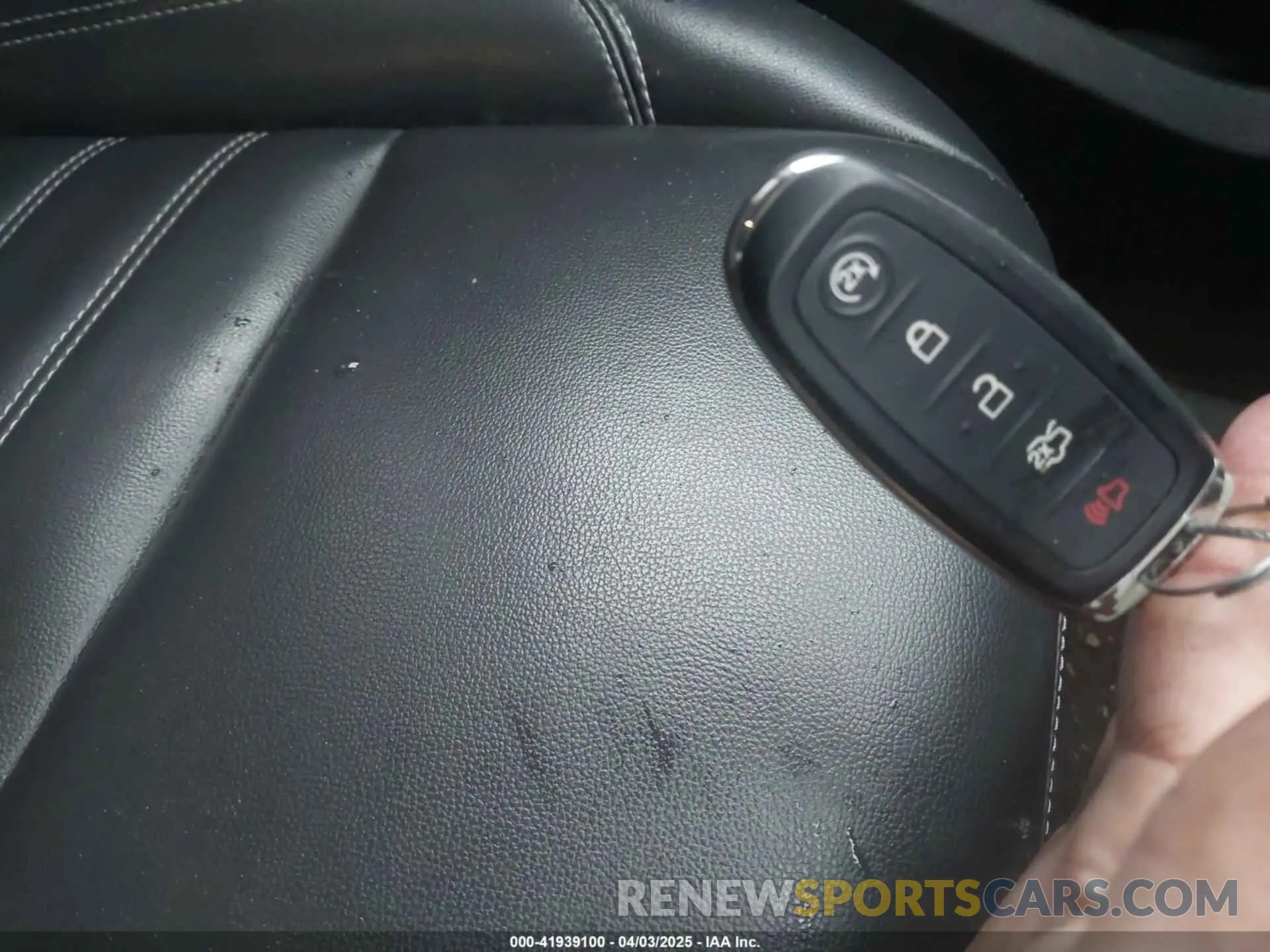 11 fotografías del automóvil dañado 1FMCU0HD0KUA50333 FORD ESCAPE 2019
