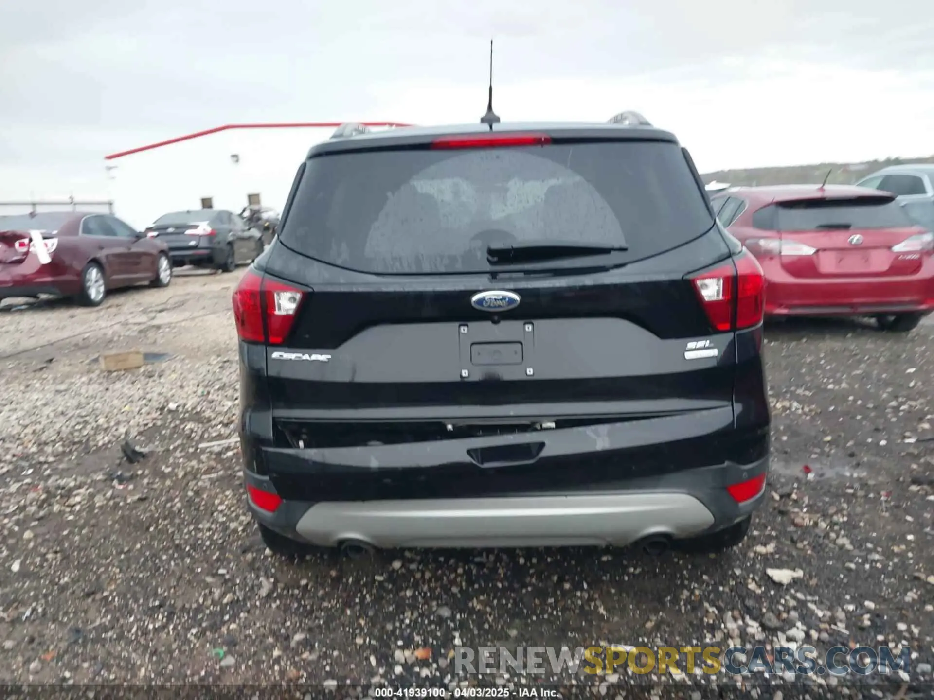 17 fotografías del automóvil dañado 1FMCU0HD0KUA50333 FORD ESCAPE 2019