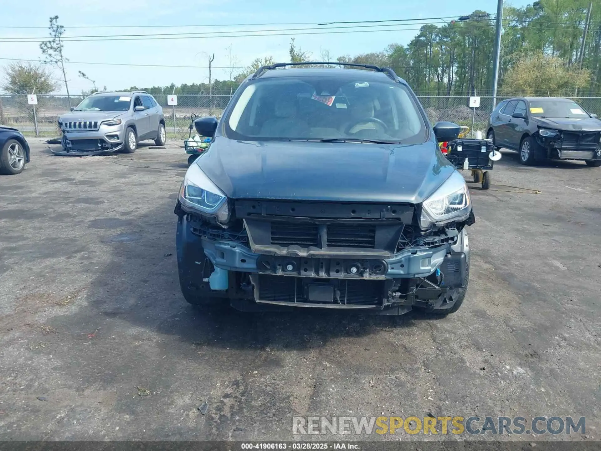 12 fotografías del automóvil dañado 1FMCU0HD0KUA50526 FORD ESCAPE 2019