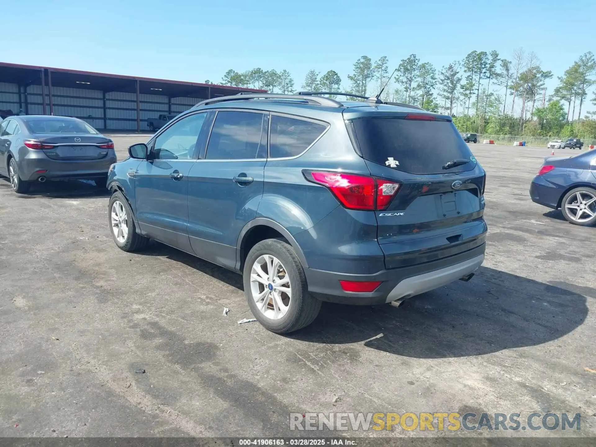 3 fotografías del automóvil dañado 1FMCU0HD0KUA50526 FORD ESCAPE 2019