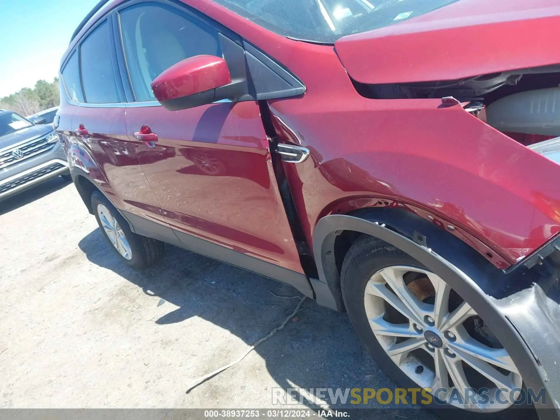 17 fotografías del automóvil dañado 1FMCU0HD1KUA67545 FORD ESCAPE 2019