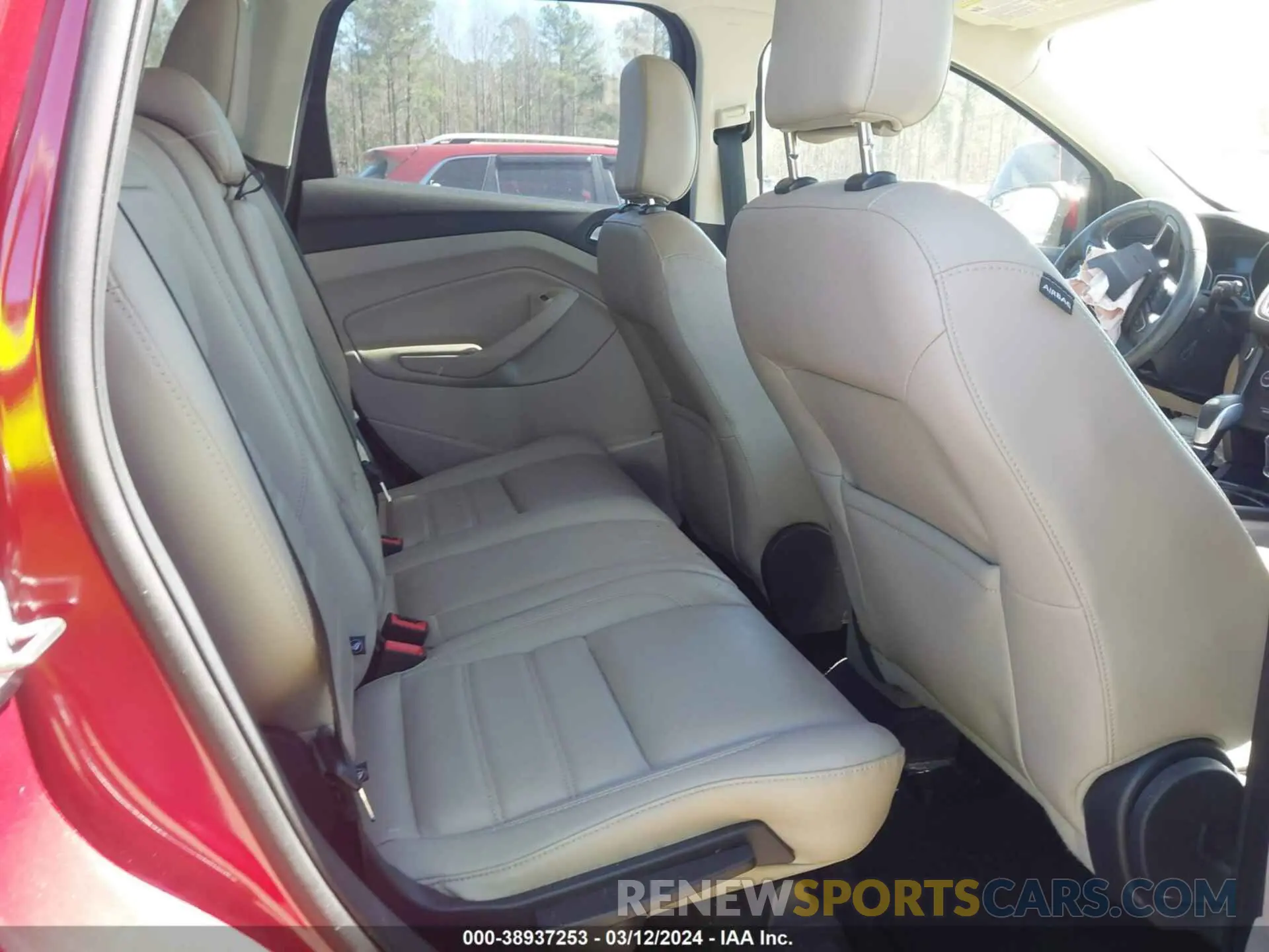 8 fotografías del automóvil dañado 1FMCU0HD1KUA67545 FORD ESCAPE 2019