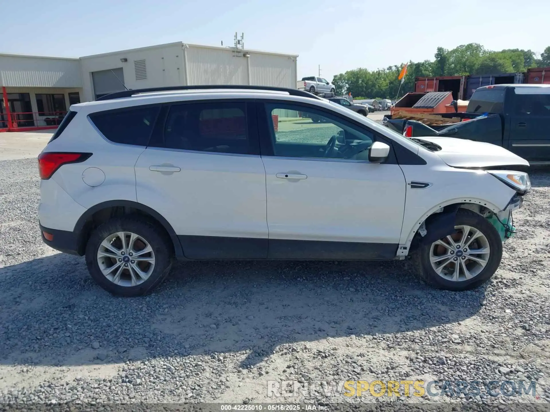 13 fotografías del automóvil dañado 1FMCU0HD1KUB76409 FORD ESCAPE 2019