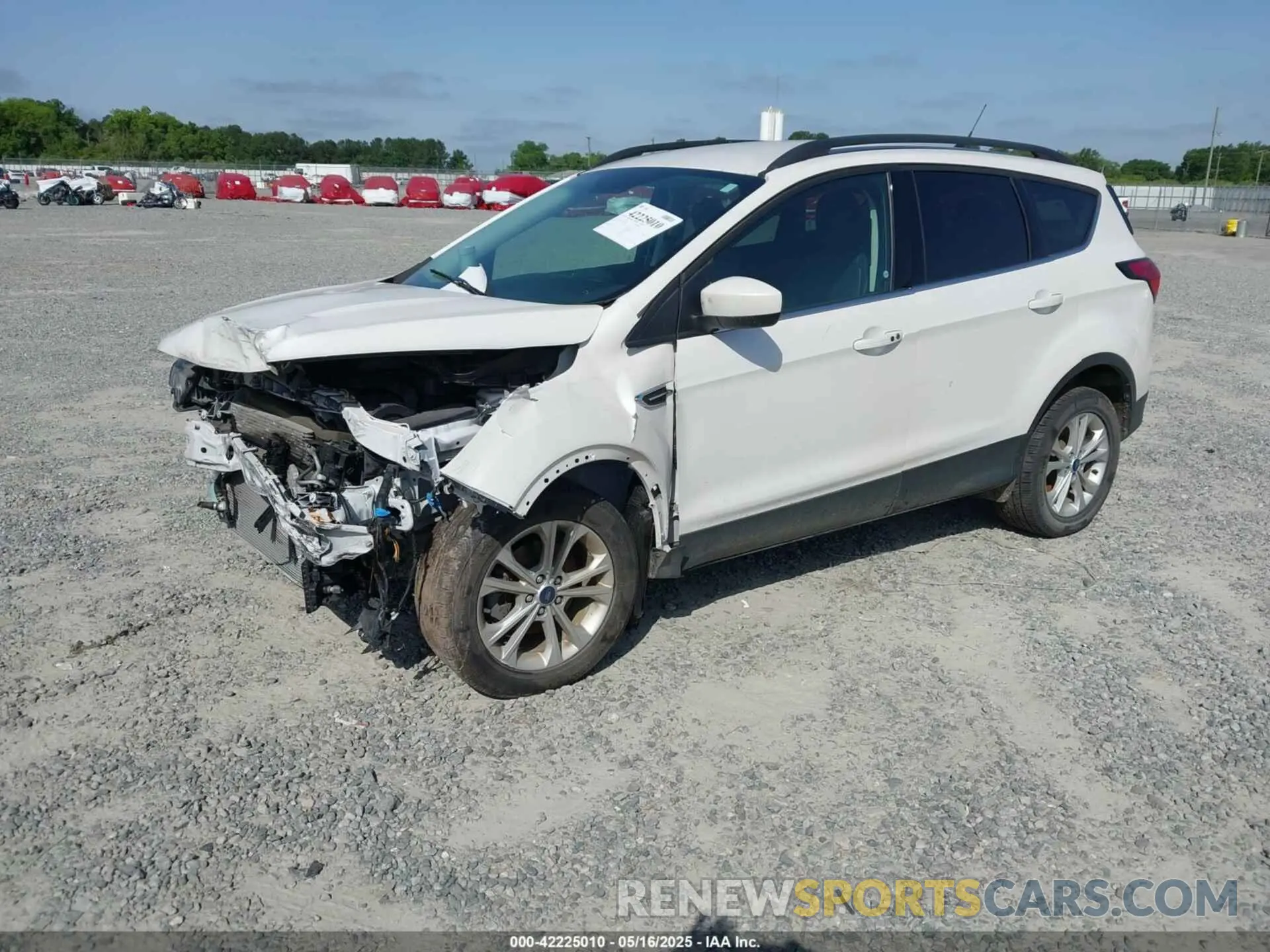 2 fotografías del automóvil dañado 1FMCU0HD1KUB76409 FORD ESCAPE 2019