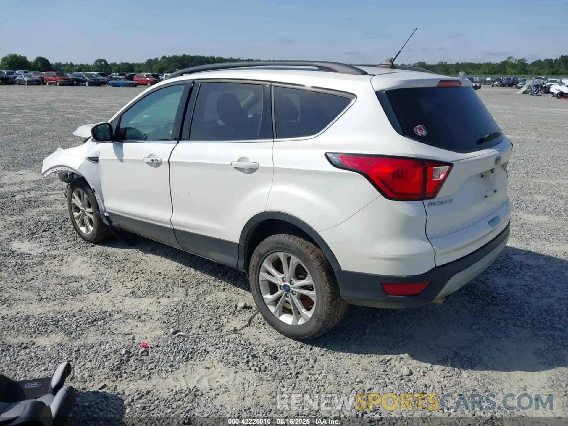 3 fotografías del automóvil dañado 1FMCU0HD1KUB76409 FORD ESCAPE 2019