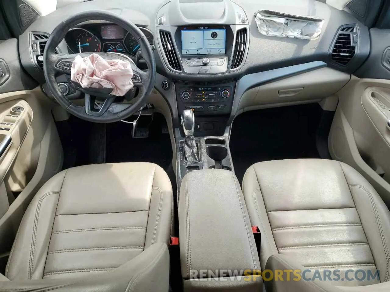 8 fotografías del automóvil dañado 1FMCU0HD1KUC30646 FORD ESCAPE 2019