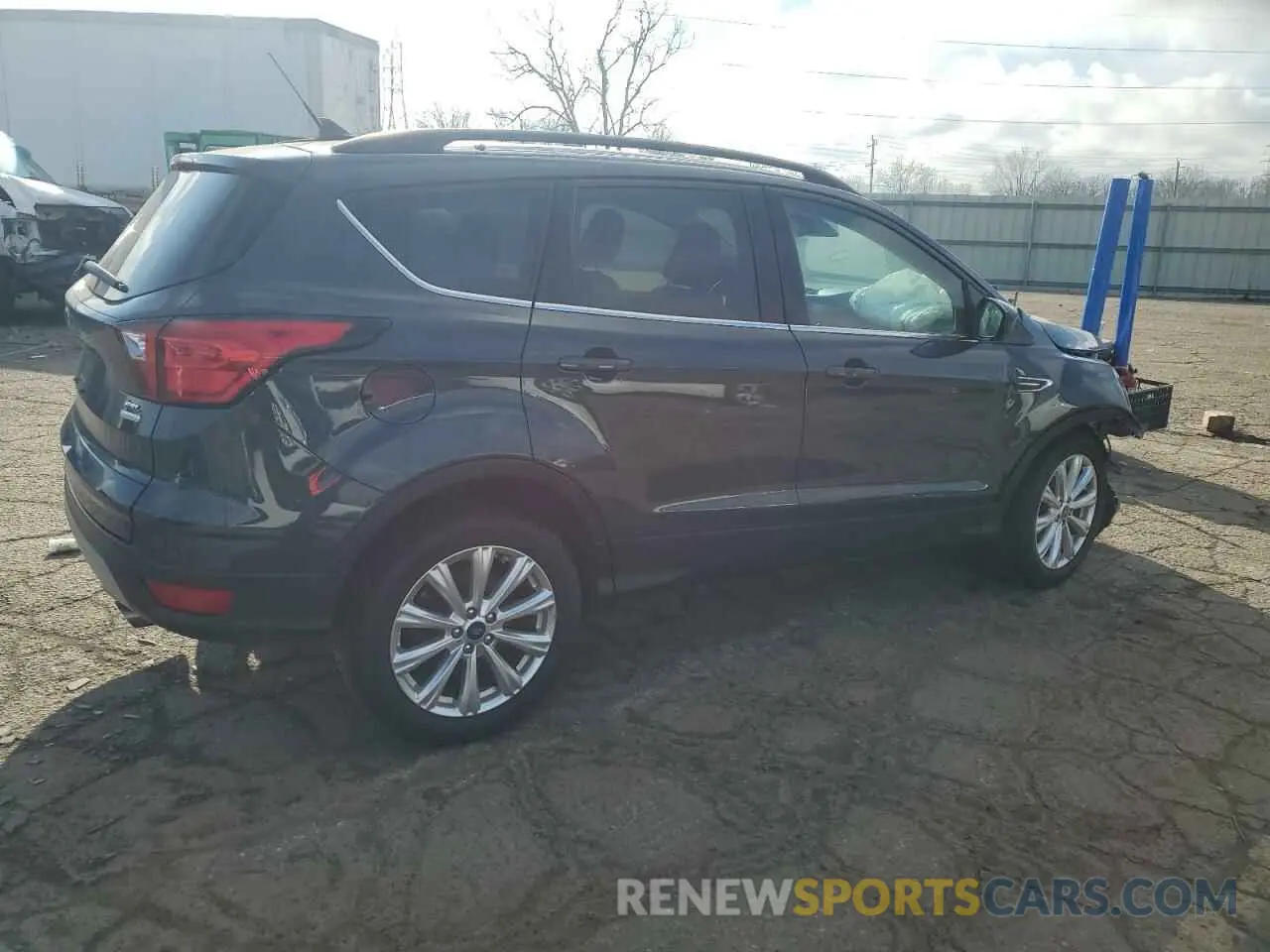 3 fotografías del automóvil dañado 1FMCU0HD1KUC56647 FORD ESCAPE 2019
