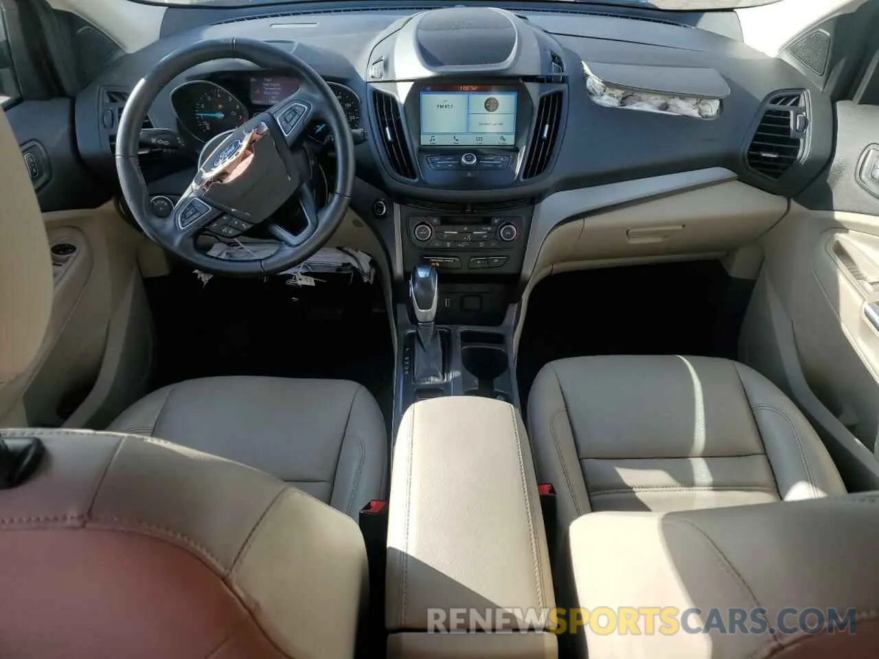 8 fotografías del automóvil dañado 1FMCU0HD1KUC56647 FORD ESCAPE 2019