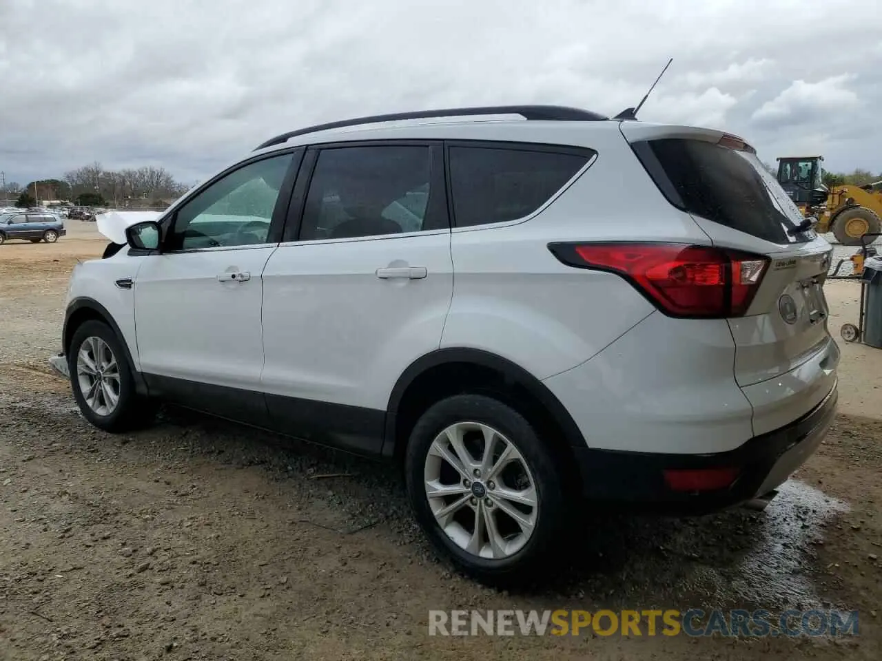 2 fotografías del automóvil dañado 1FMCU0HD2KUC19249 FORD ESCAPE 2019