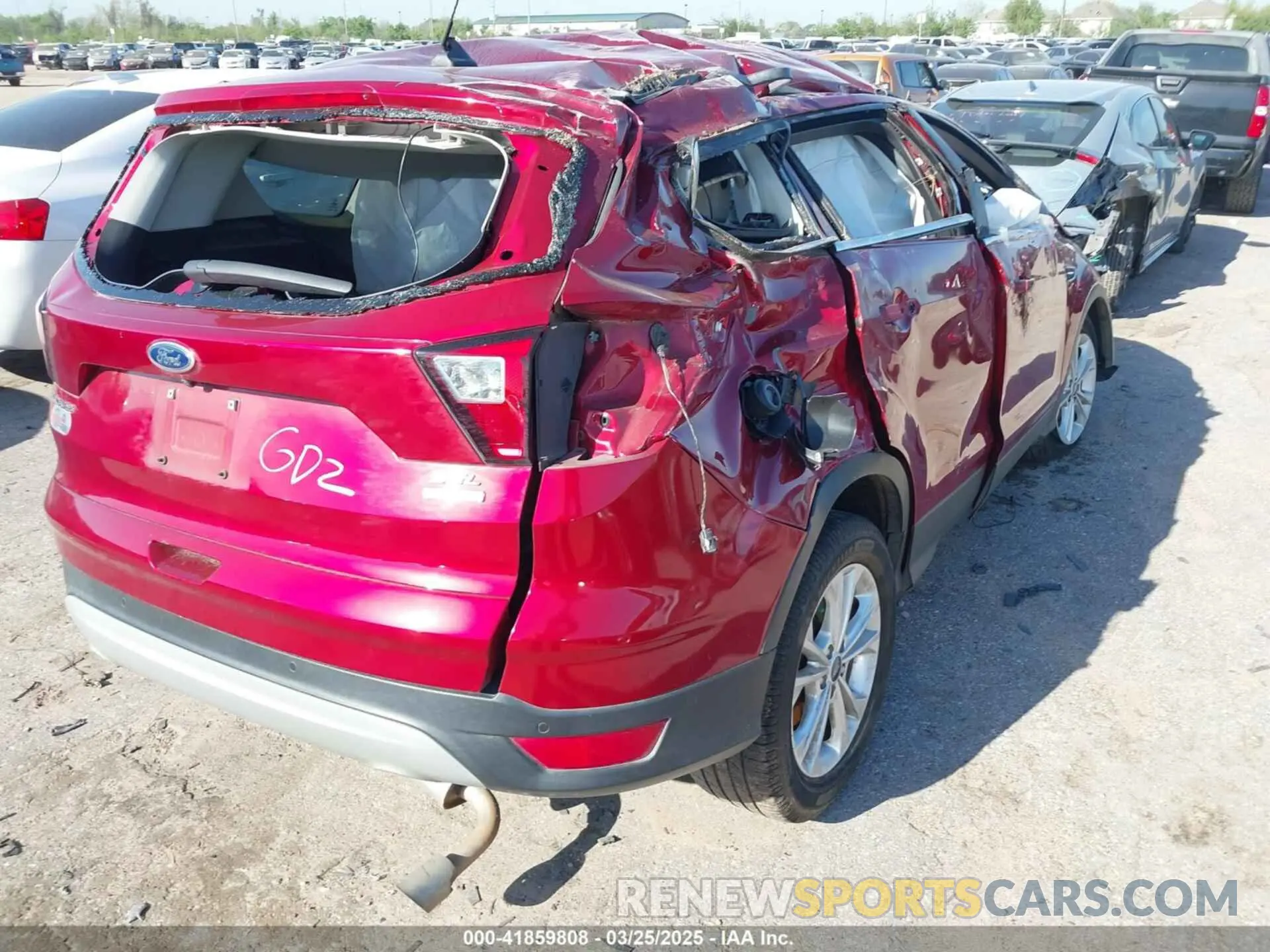 4 fotografías del automóvil dañado 1FMCU0HD2KUC32177 FORD ESCAPE 2019